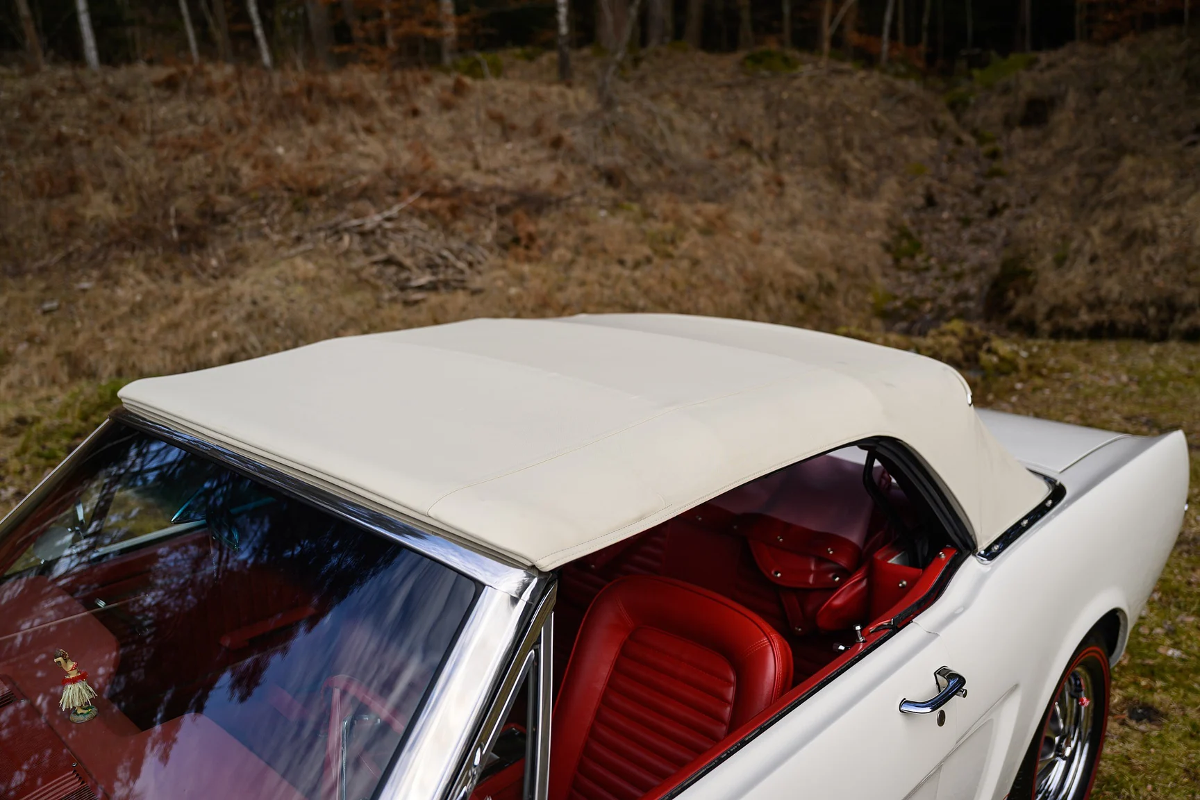 Exteriörbild på 1965 Ford Mustang GT Convertible (5)
