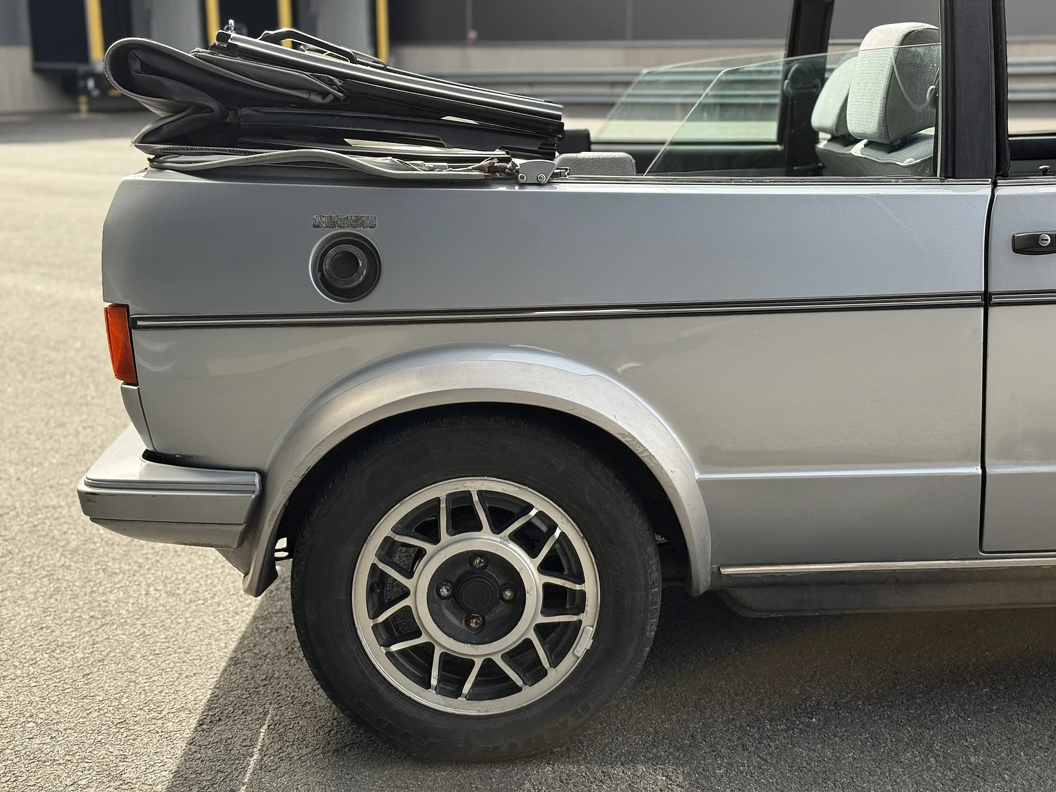 Exteriörbild på 1987 VW Golf Cabriolet (40)