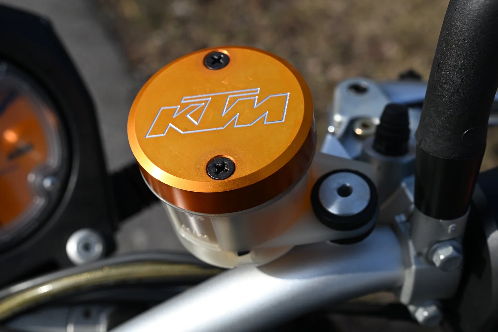 Exteriörbild på 2005 KTM 990 Super Duke (17)