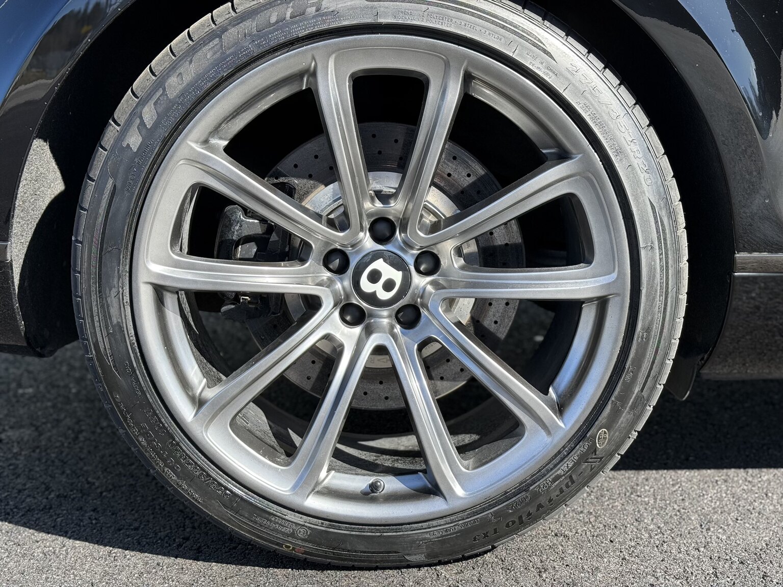 Exteriörbild på 2011 Bentley Continental Supersports