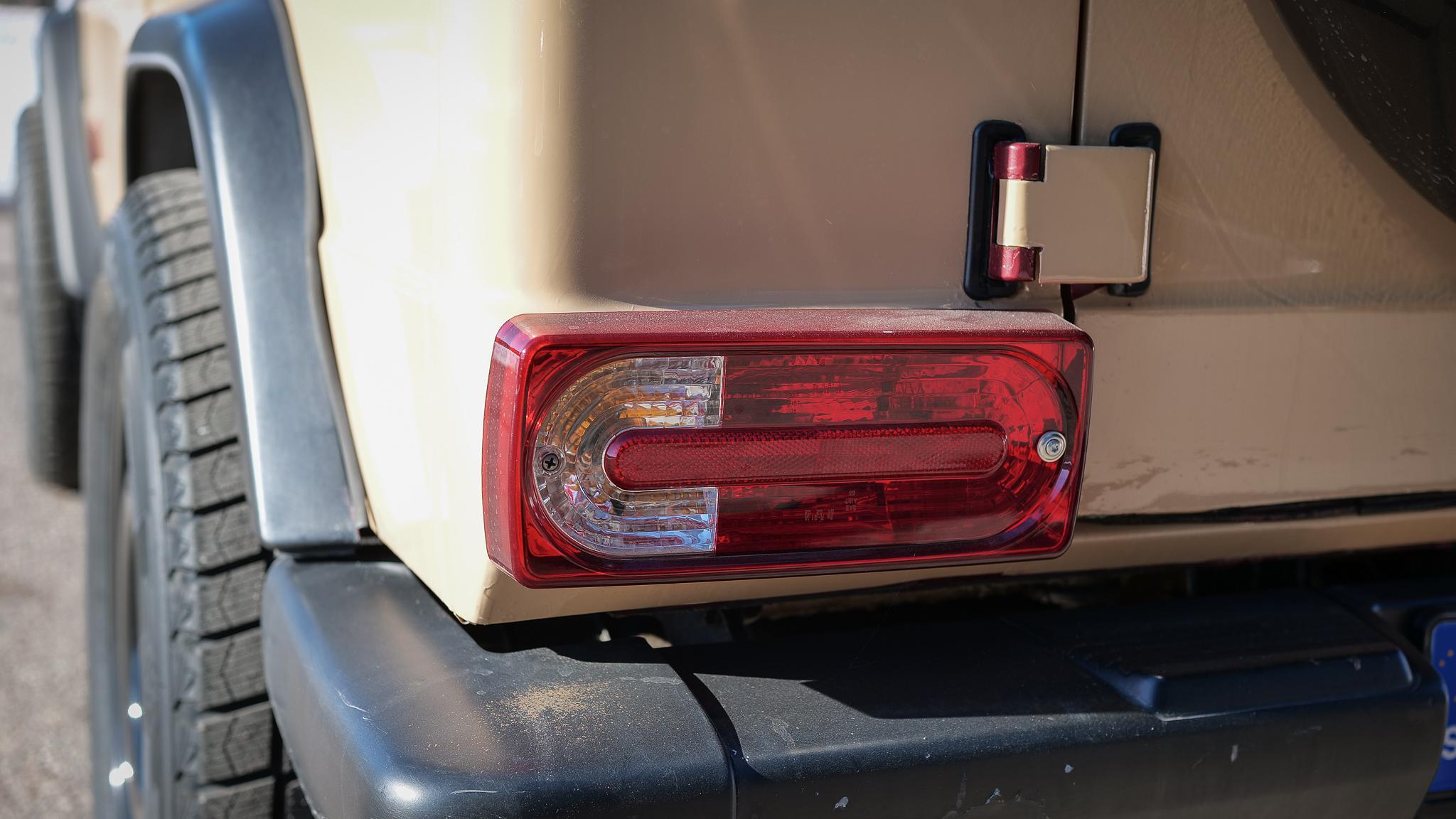 Exterior image of 1991 Mercedes-Benz G 230