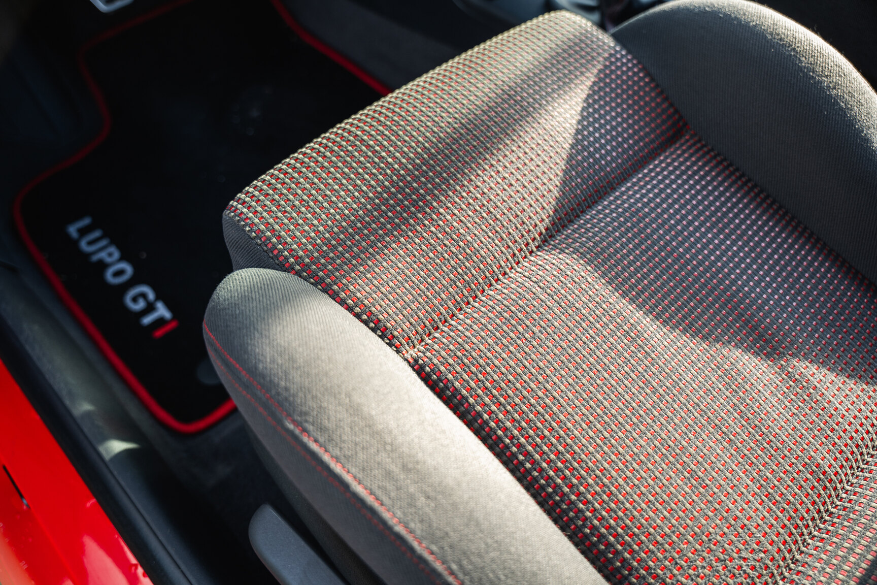 Interior image of 2001 VW Lupo GTI
