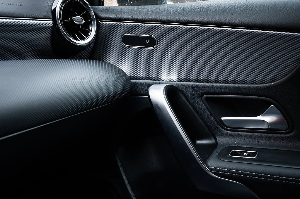 Bild von 2020 Mercedes-Benz A (35)