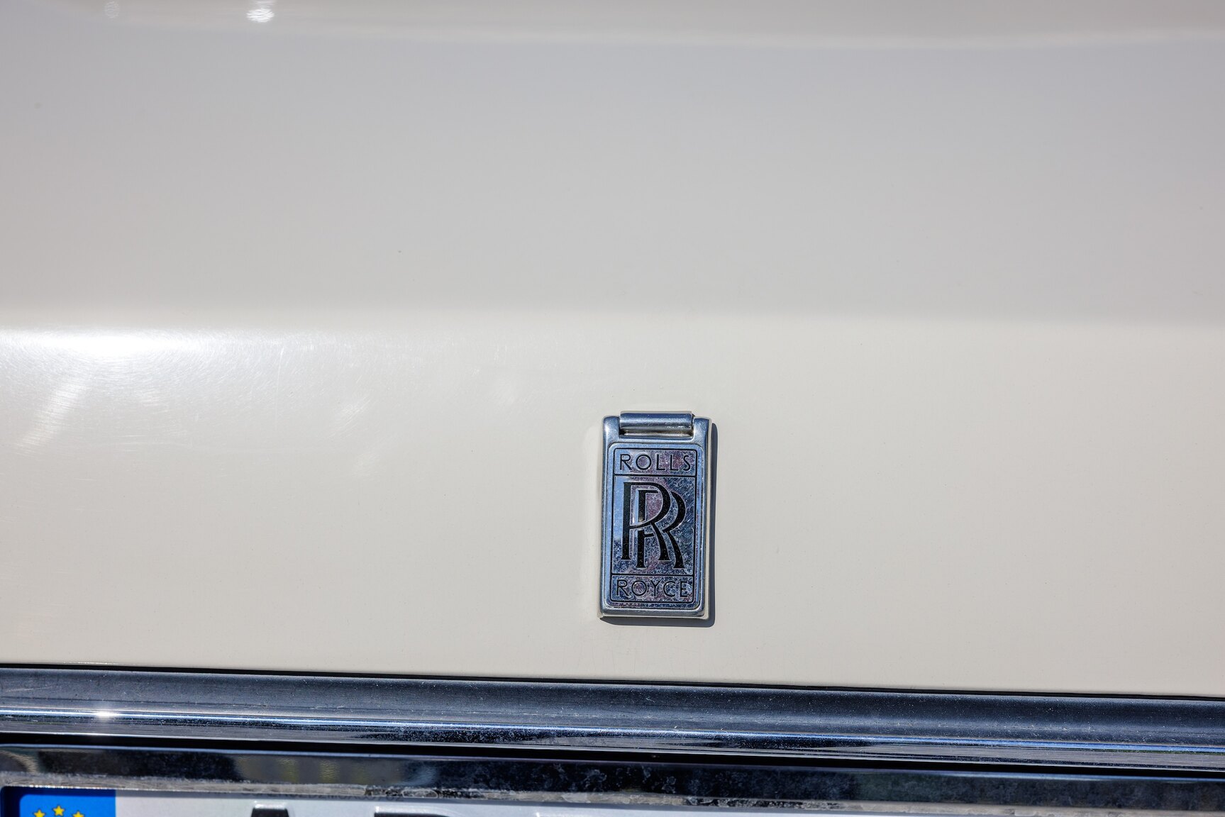 Exterior image of 1991 Rolls Royce Silver Spur LWB