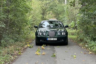 Exterior image of 2003 Jaguar S-Type R