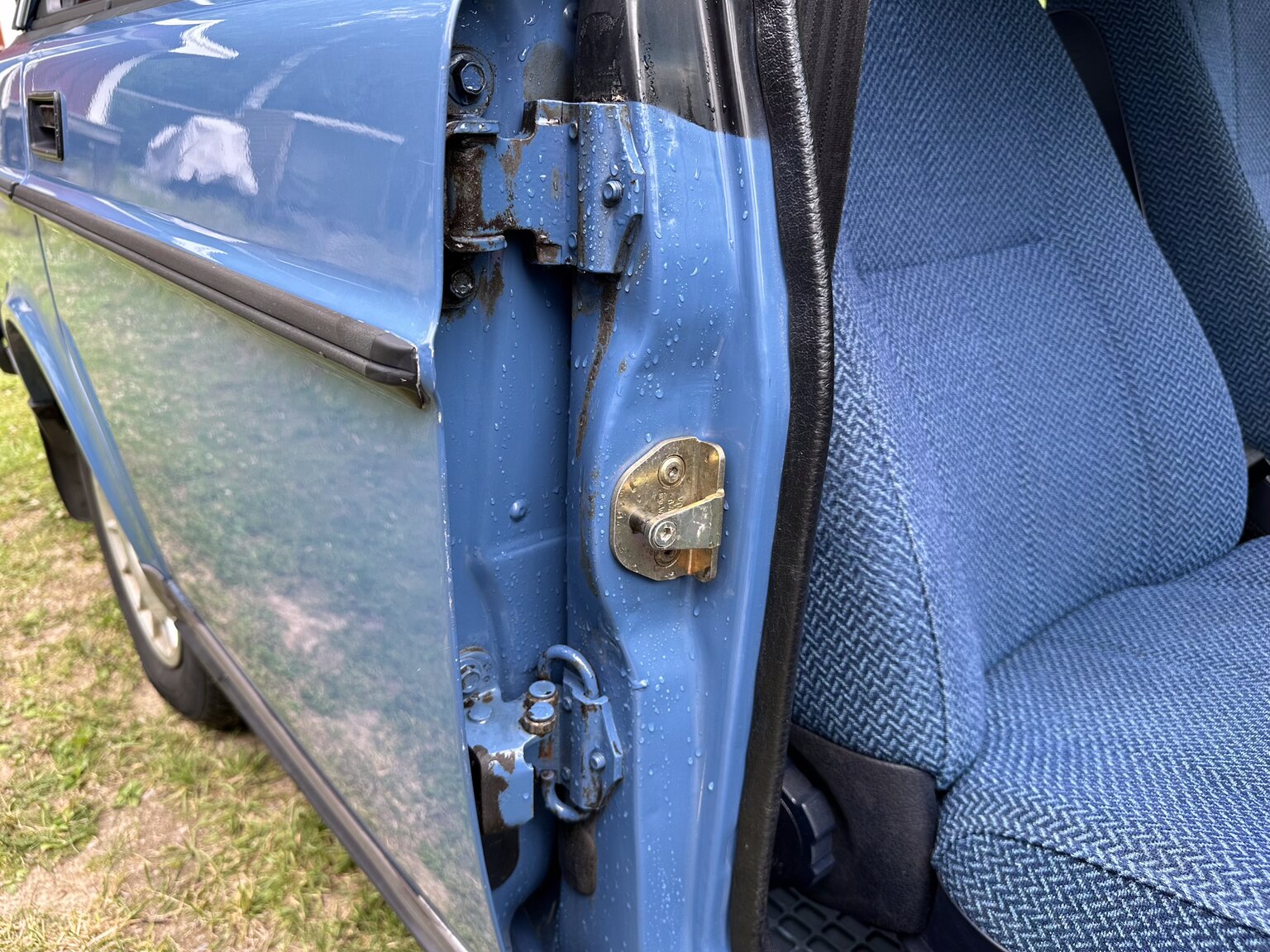 Interior image of 1986 Volvo 244