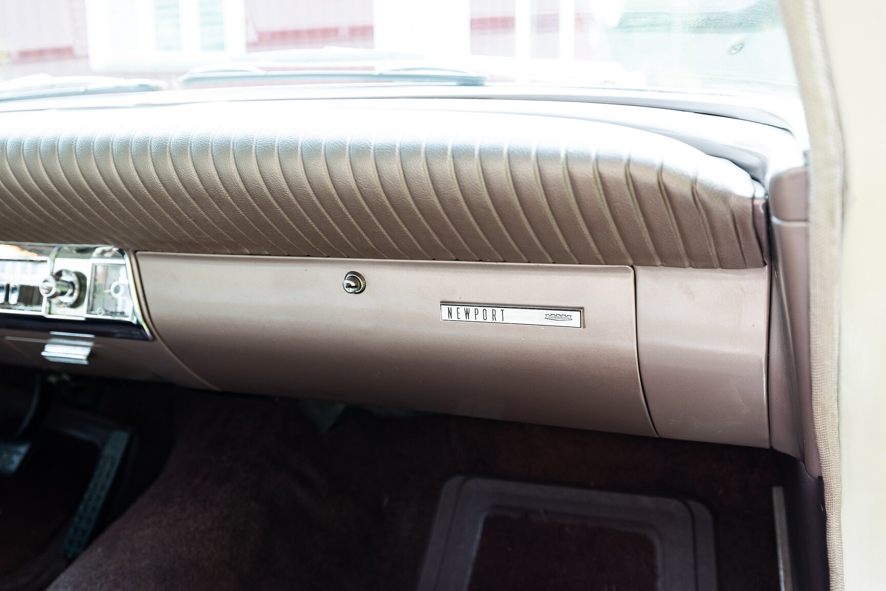 Interior image of 1962 Chrysler New Yorker