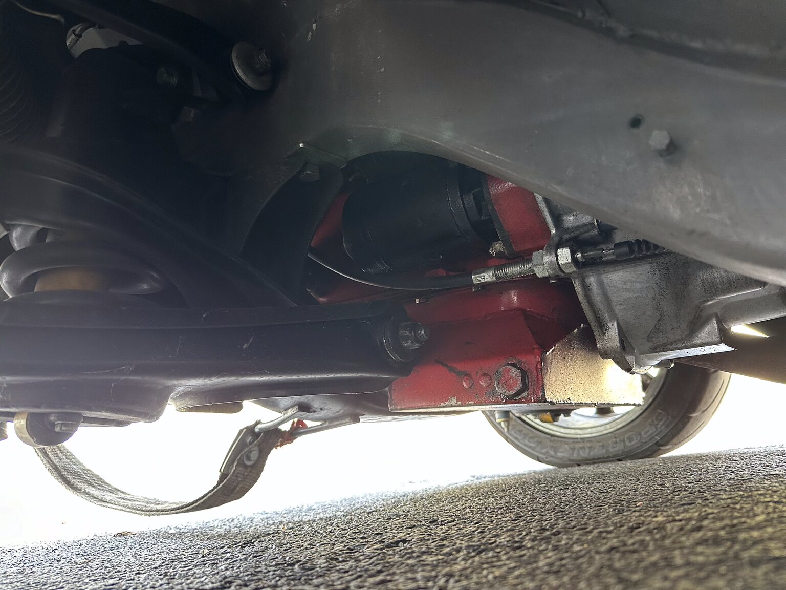 Image of 1969 Volvo 142 race car mechanics