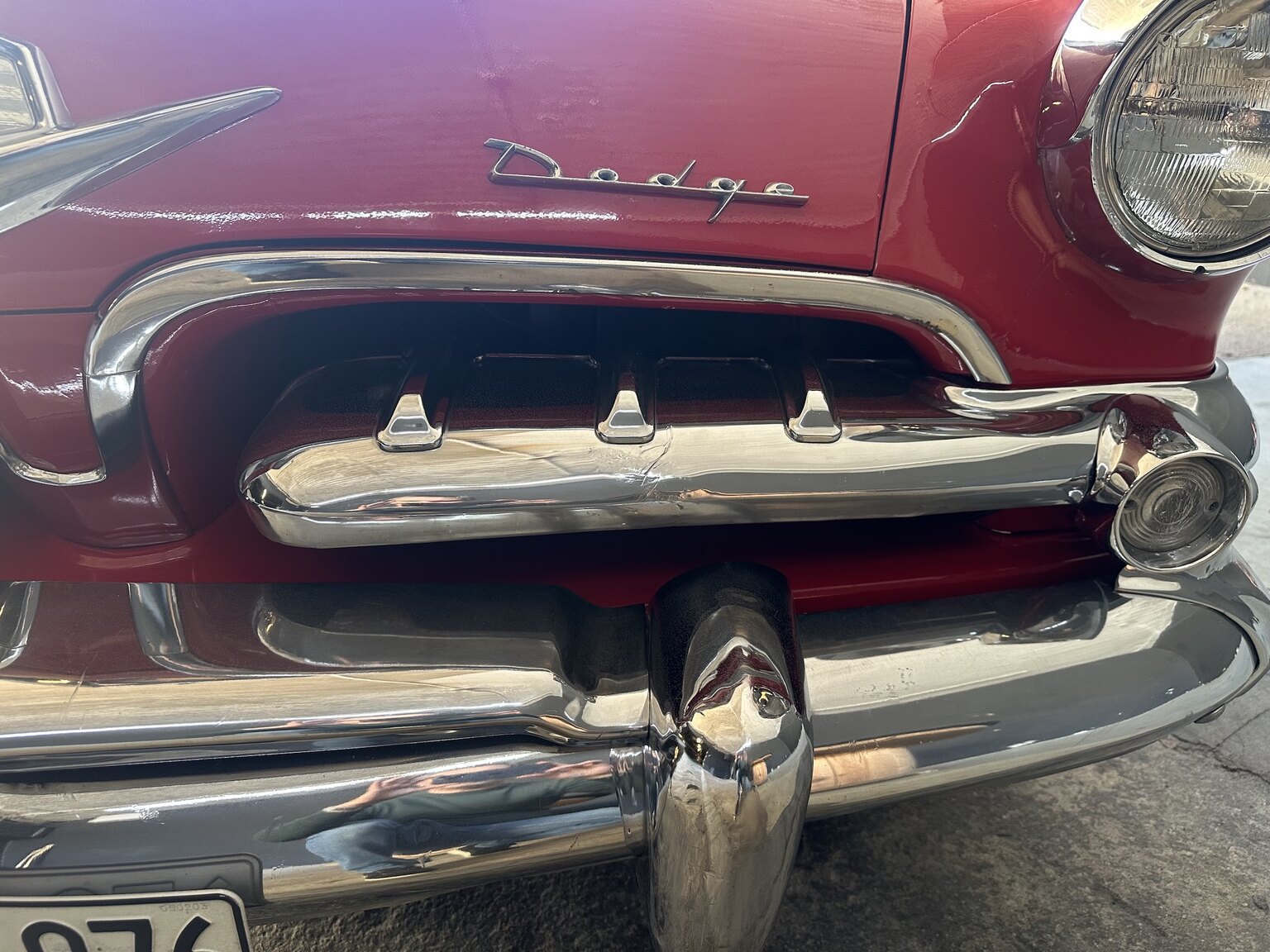 Exteriörbild på 1955 Dodge Custom Royal Sedan HEMI