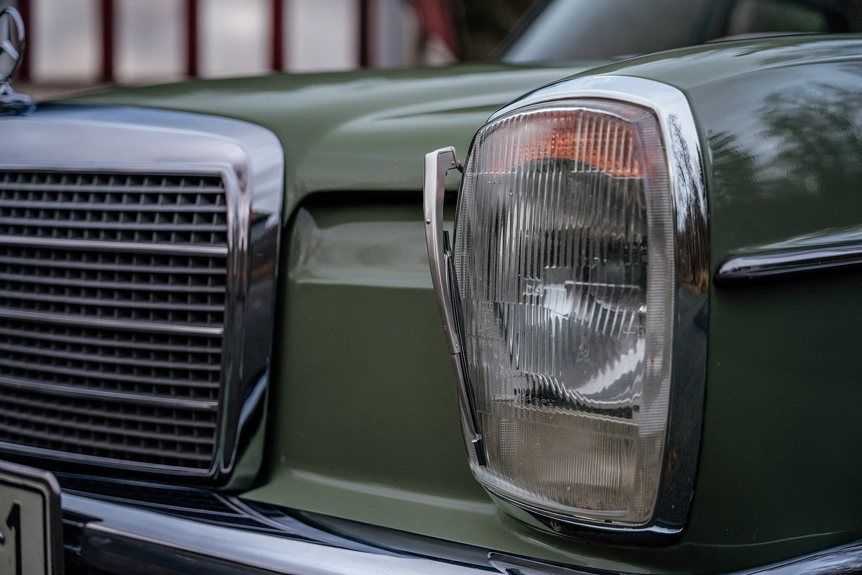 Exterior image of 1975 Mercedes-Benz 240 D 3.0 (20)