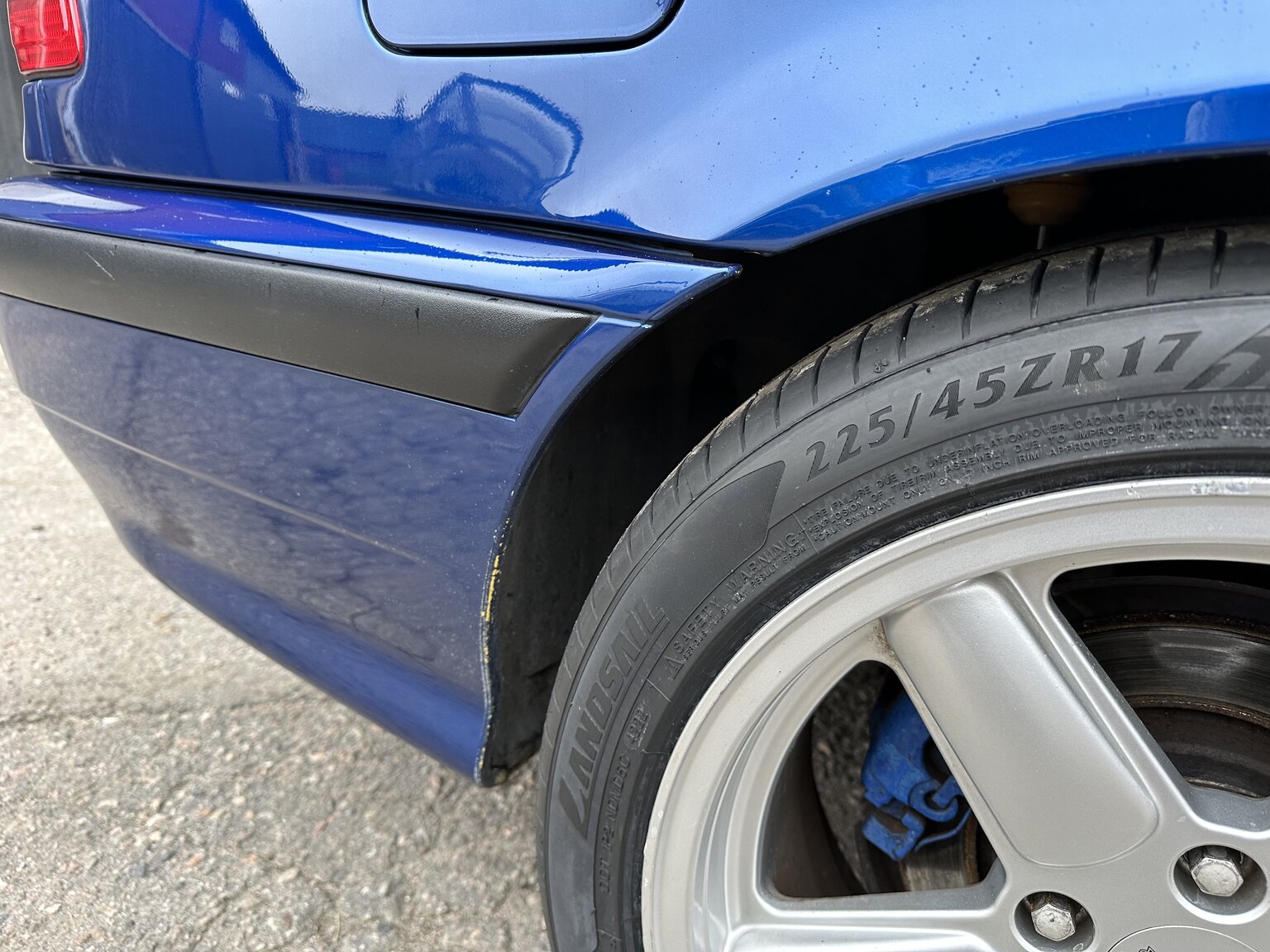 Exteriörbild på 1996 BMW 328i Coupé E36 M-Sport