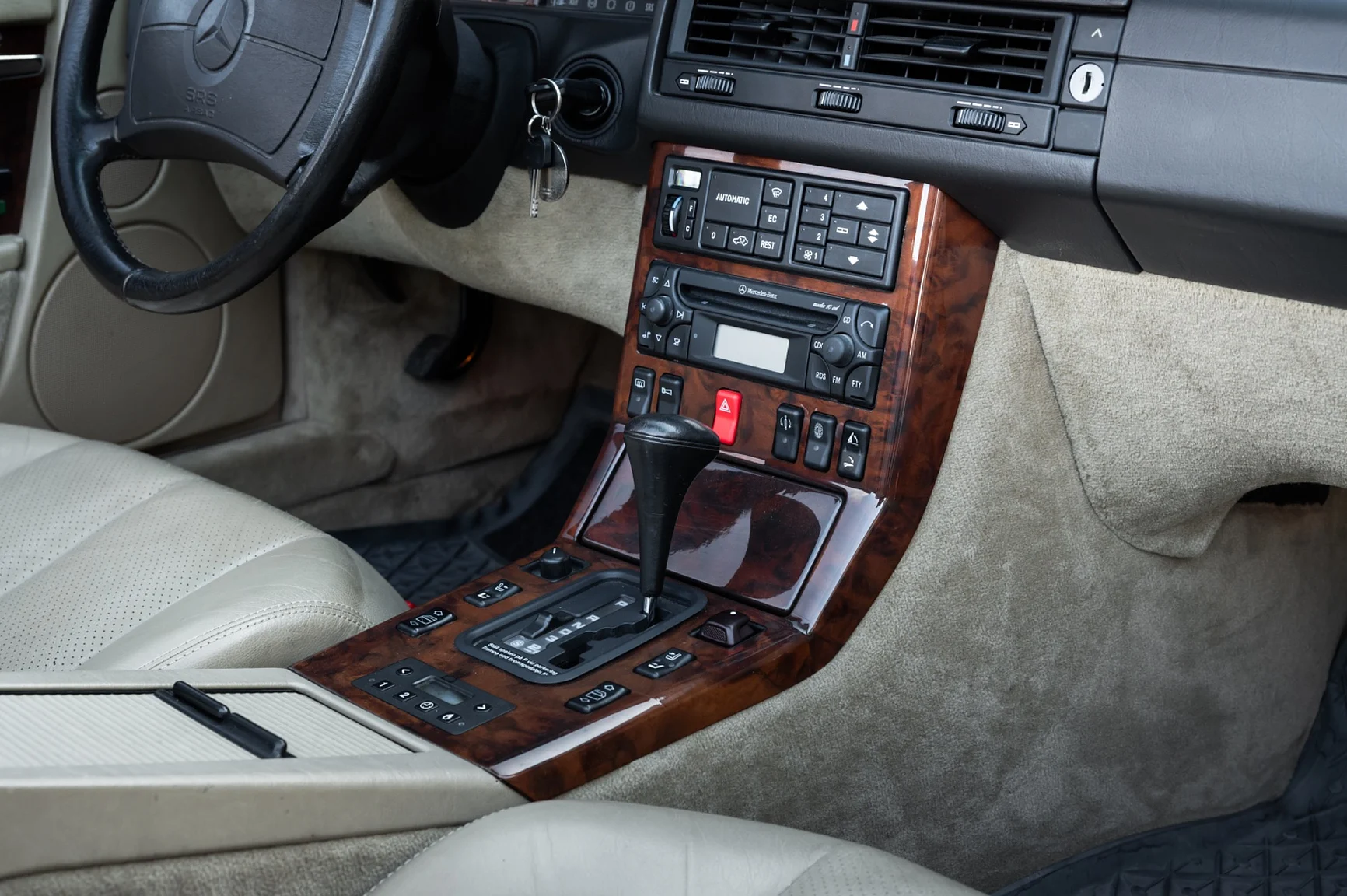 Interiörbild 1991 Mercedes-Benz 500 SL (14)