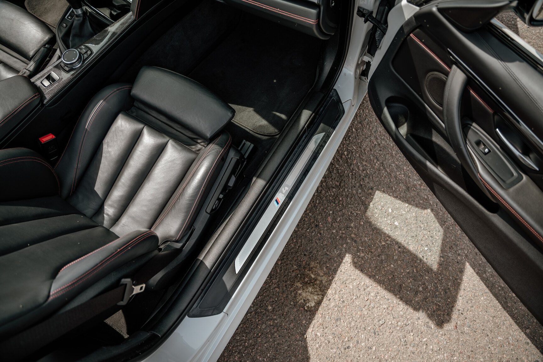 Interior image of 2015 BMW M4 Cabriolet