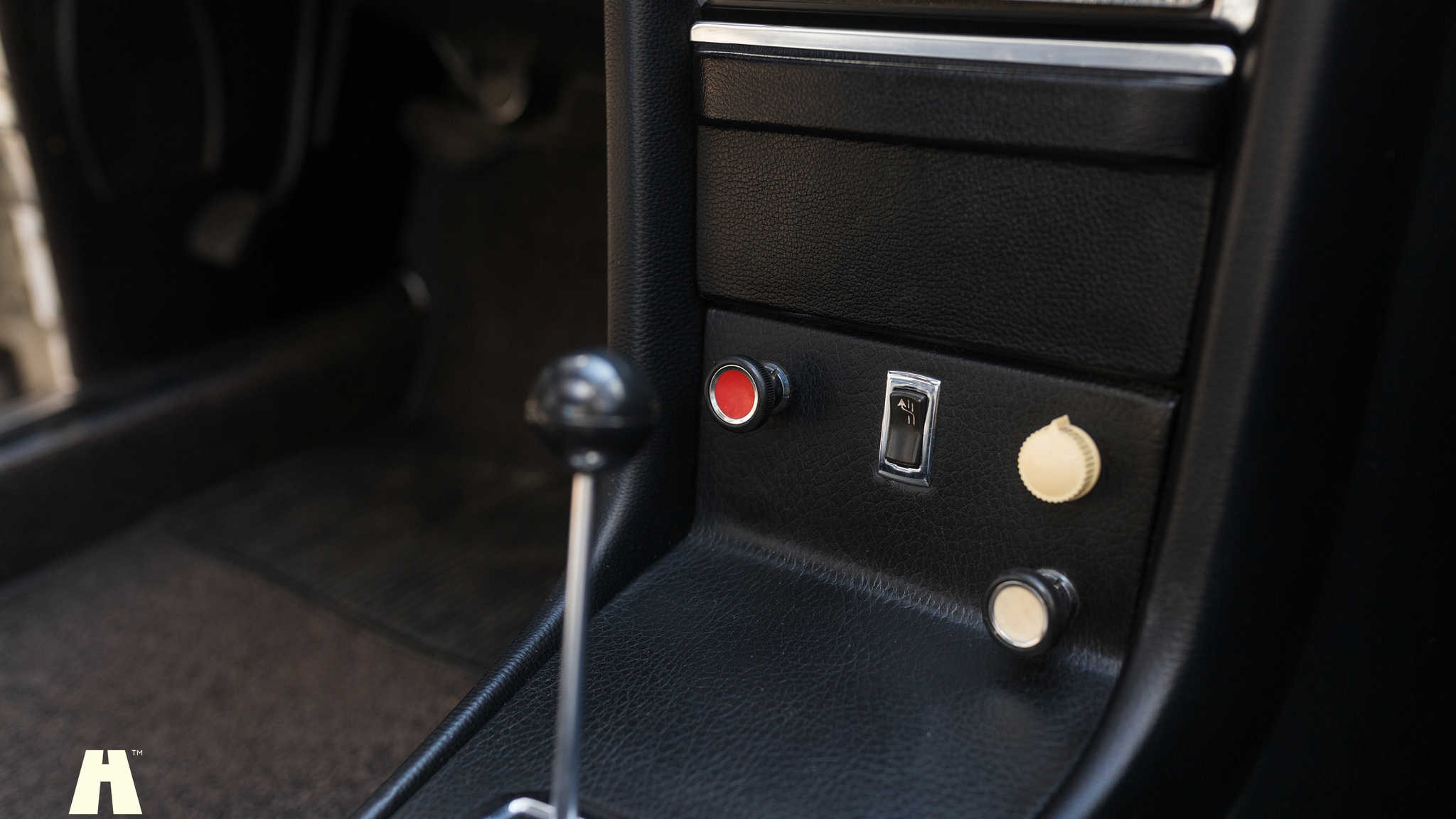 Interior image of 1970 Mercedes 250 CE
