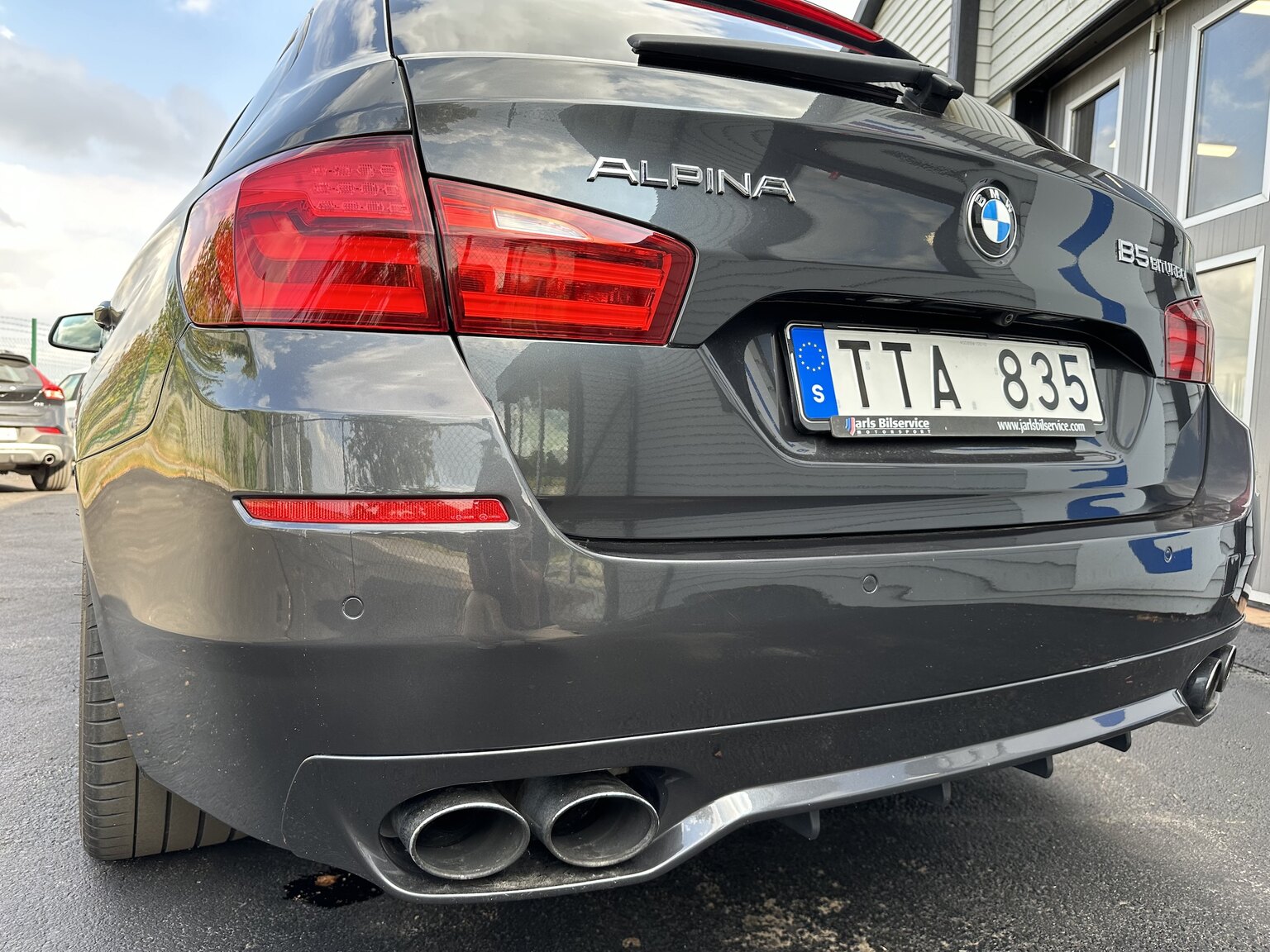 Exterior image of 2011 ALPINA B5 Bi-Turbo Touring Switch-Tronic