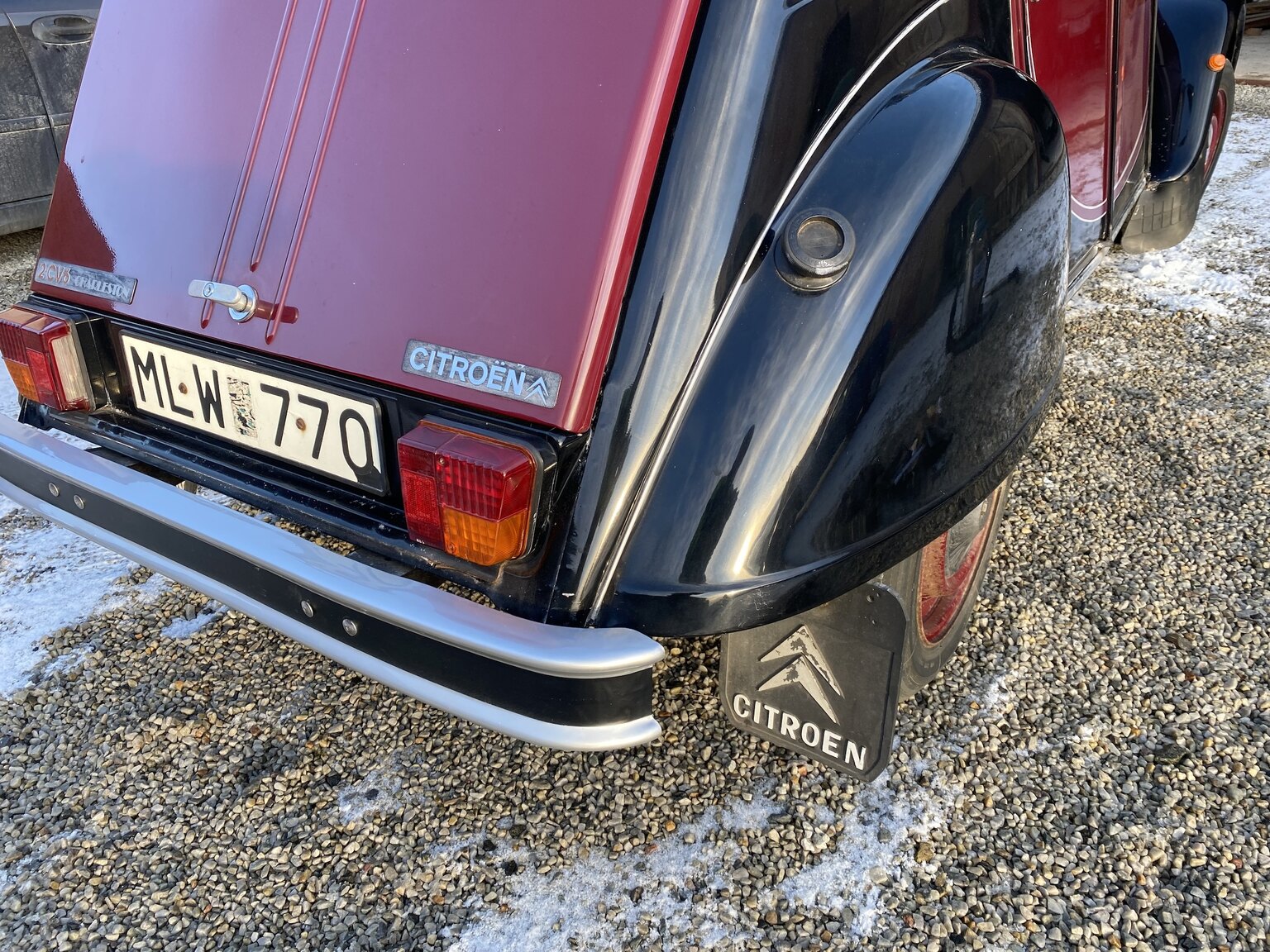 Exterior image of 1986 Citroën 2CV6 Charleston