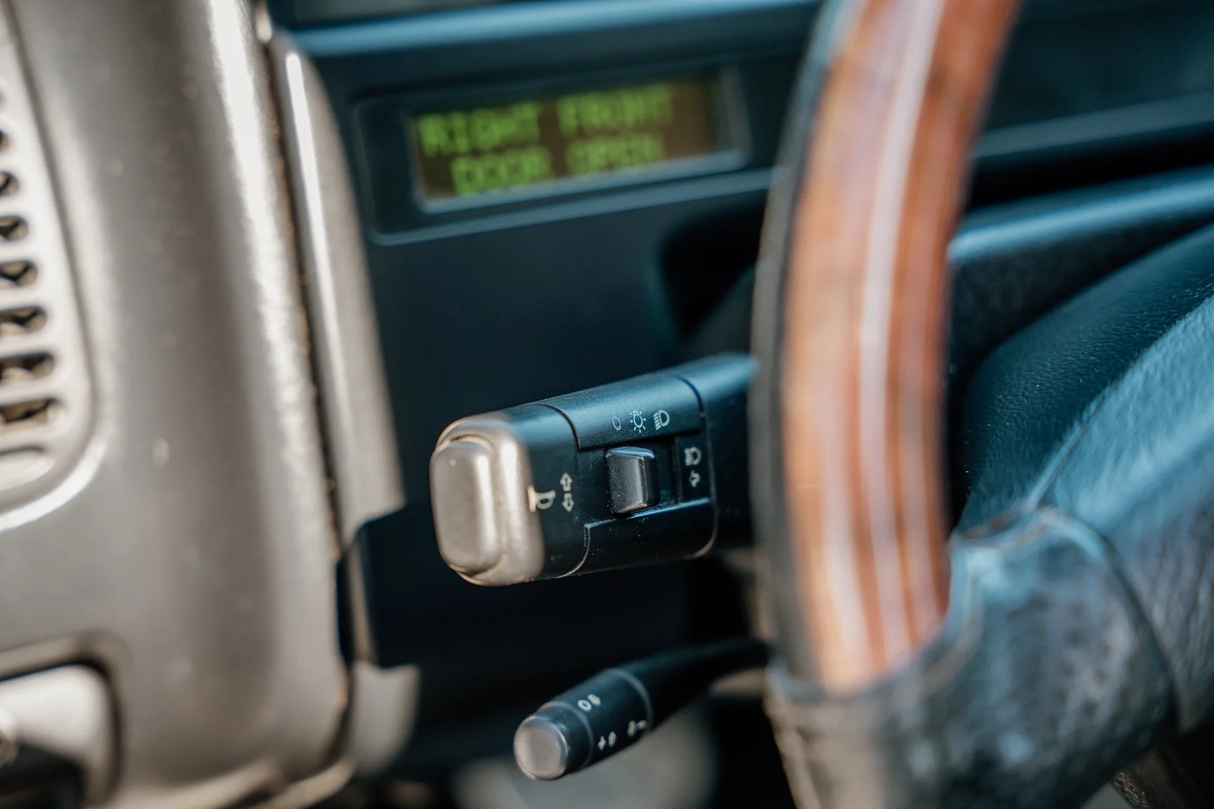 Innenraumfoto von 1997 Citroën XM Turbo CT VSX (15)