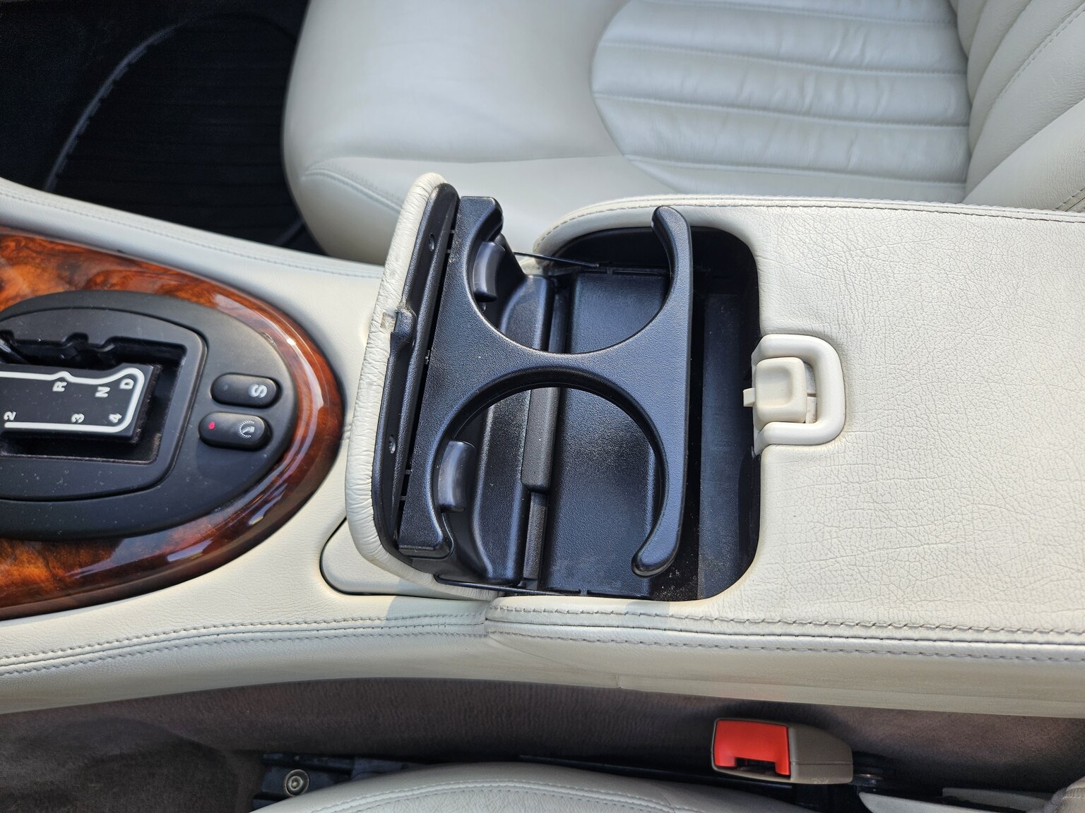 Interior image of 1998 Jaguar XK8 Cabriolet