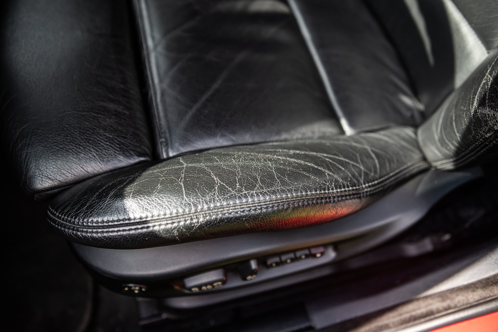Interior image of 2001 BMW 330Xi