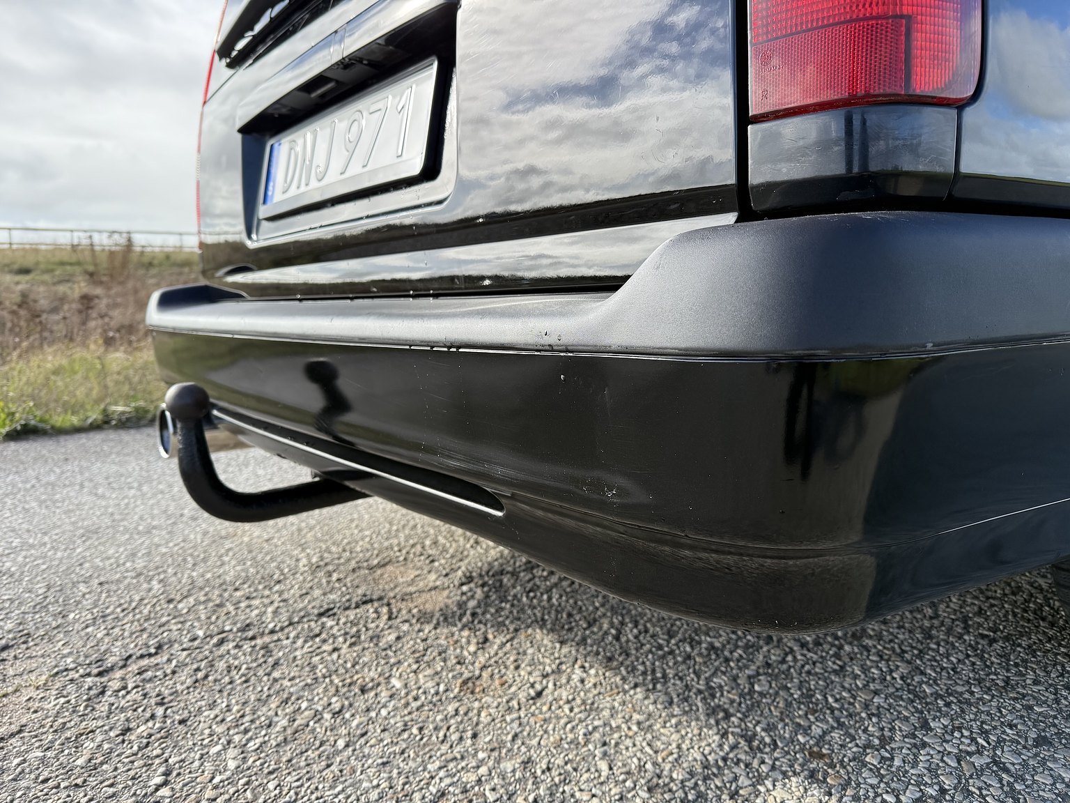 Exterior image of 1995 VOLVO 855 T5R T-5R