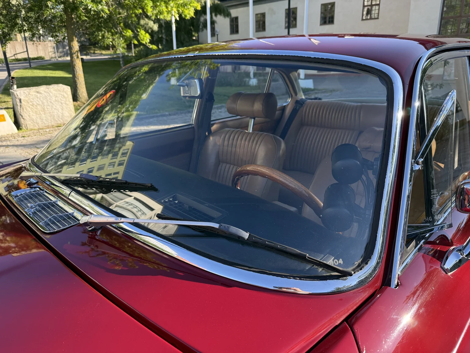 Exterior image of 1970 Jaguar XJ12 Performance (53)