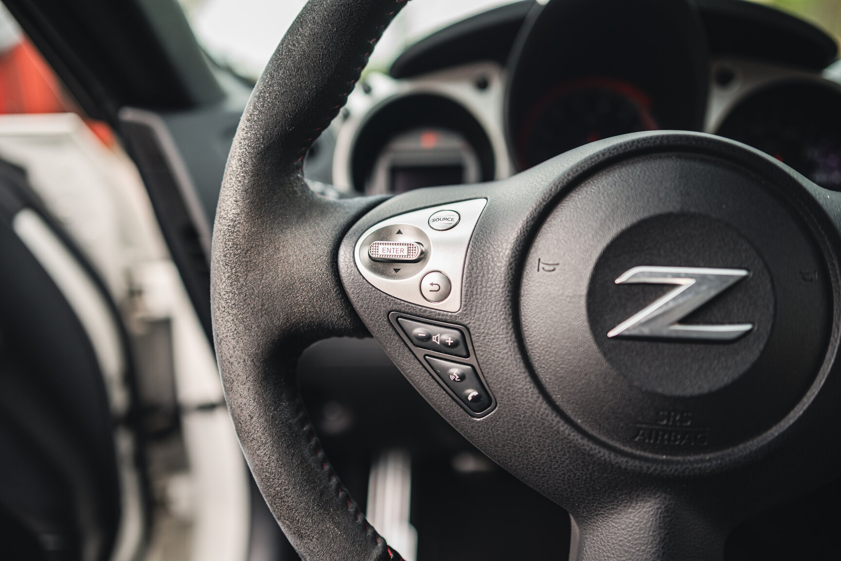 Interior image of 2014 Nissan 370Z Nismo