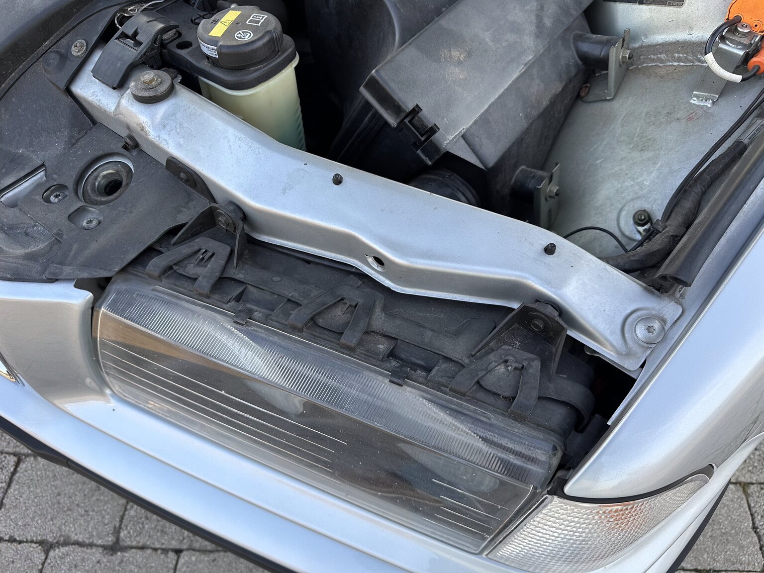 Image of 1993 BMW 325i Convertible mechanics