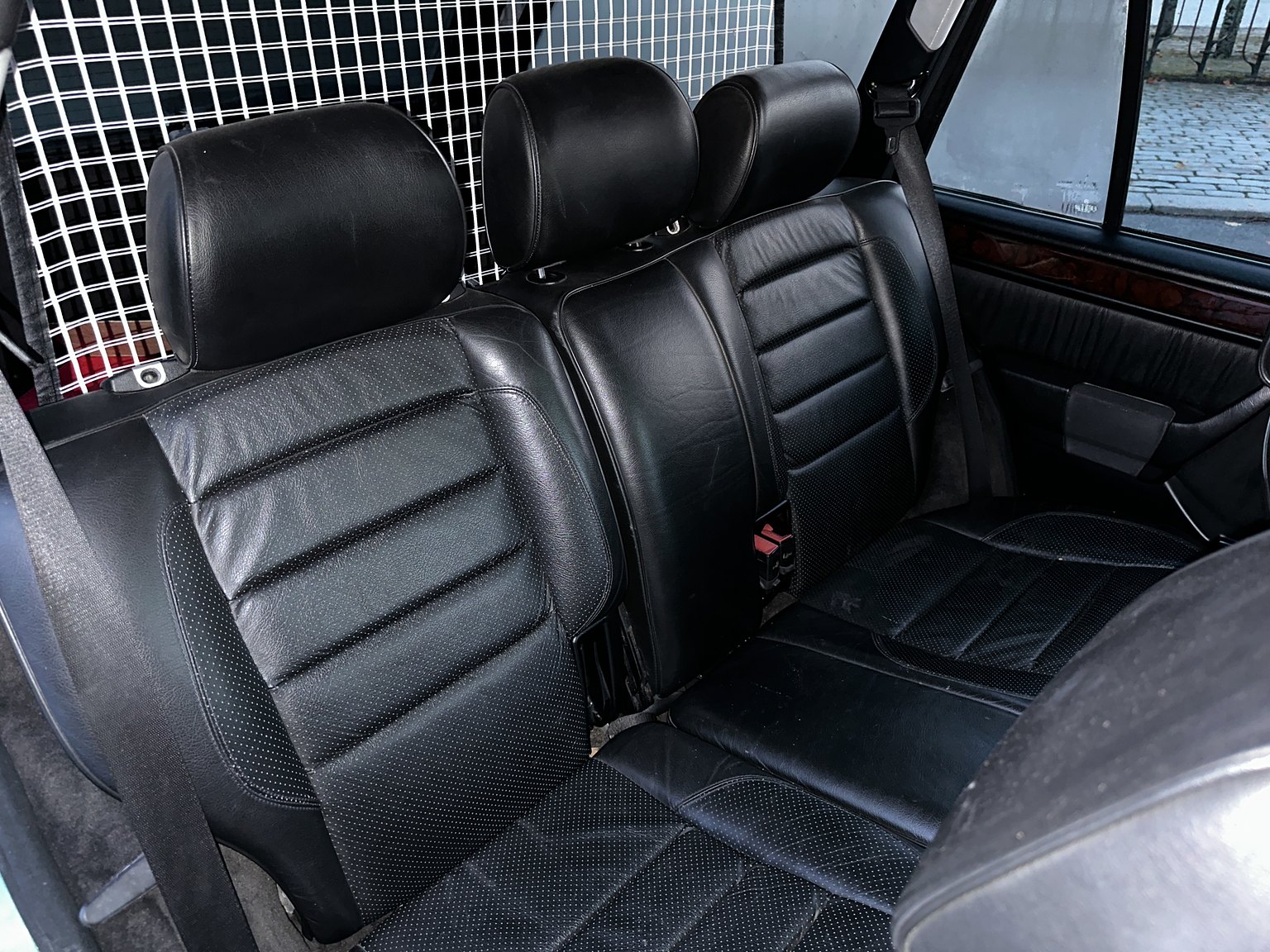 Interior image of 1996 MERCEDES-BENZ E 320 T