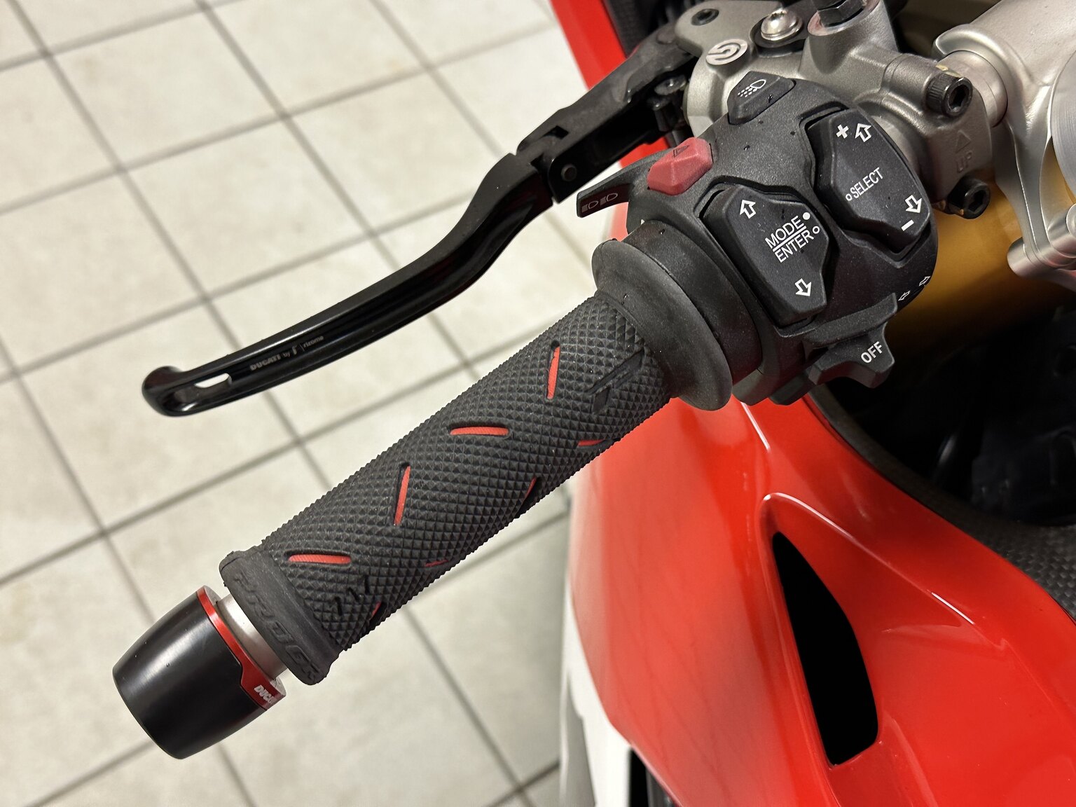 Exterior image of 2020 Ducati Panigale V4 25° Anniversario (36)