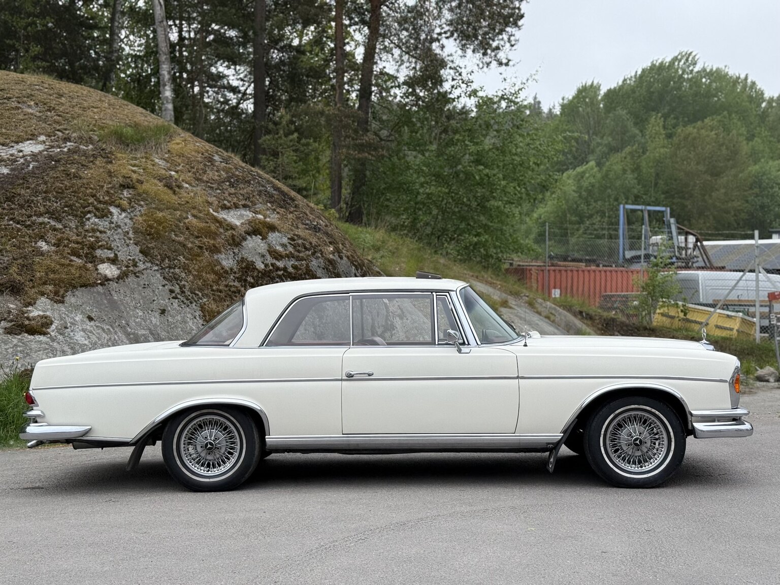 Exteriörbild på 1963 Mercedes-Benz 220 SE