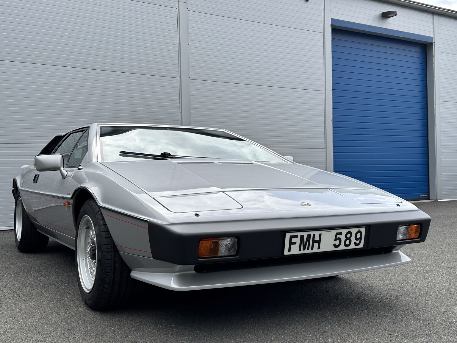 Aussenfoto 1987 Lotus Esprit S3