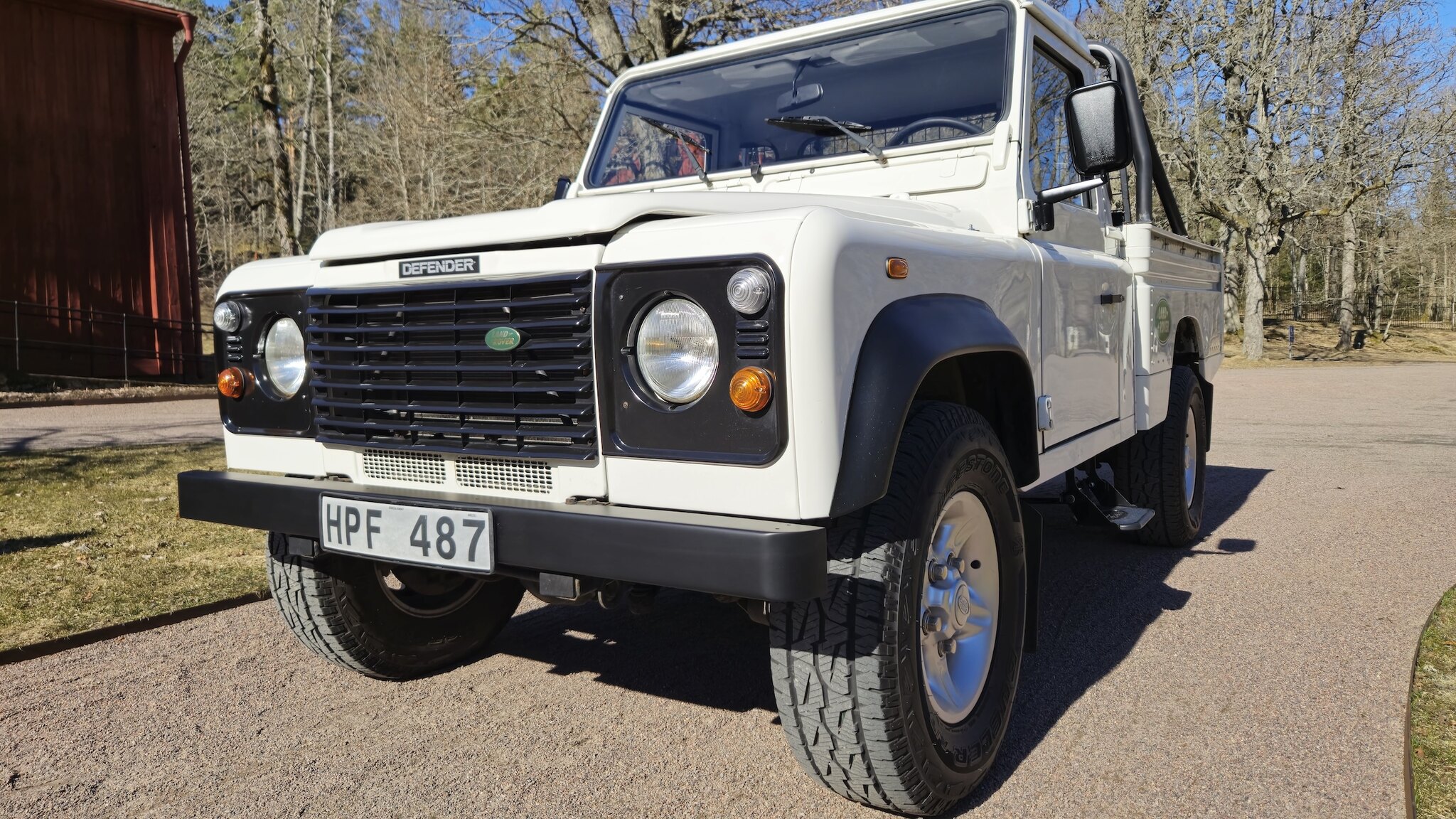 Exterior image of 1999 Land Rover Defender Single Cab Pickup
