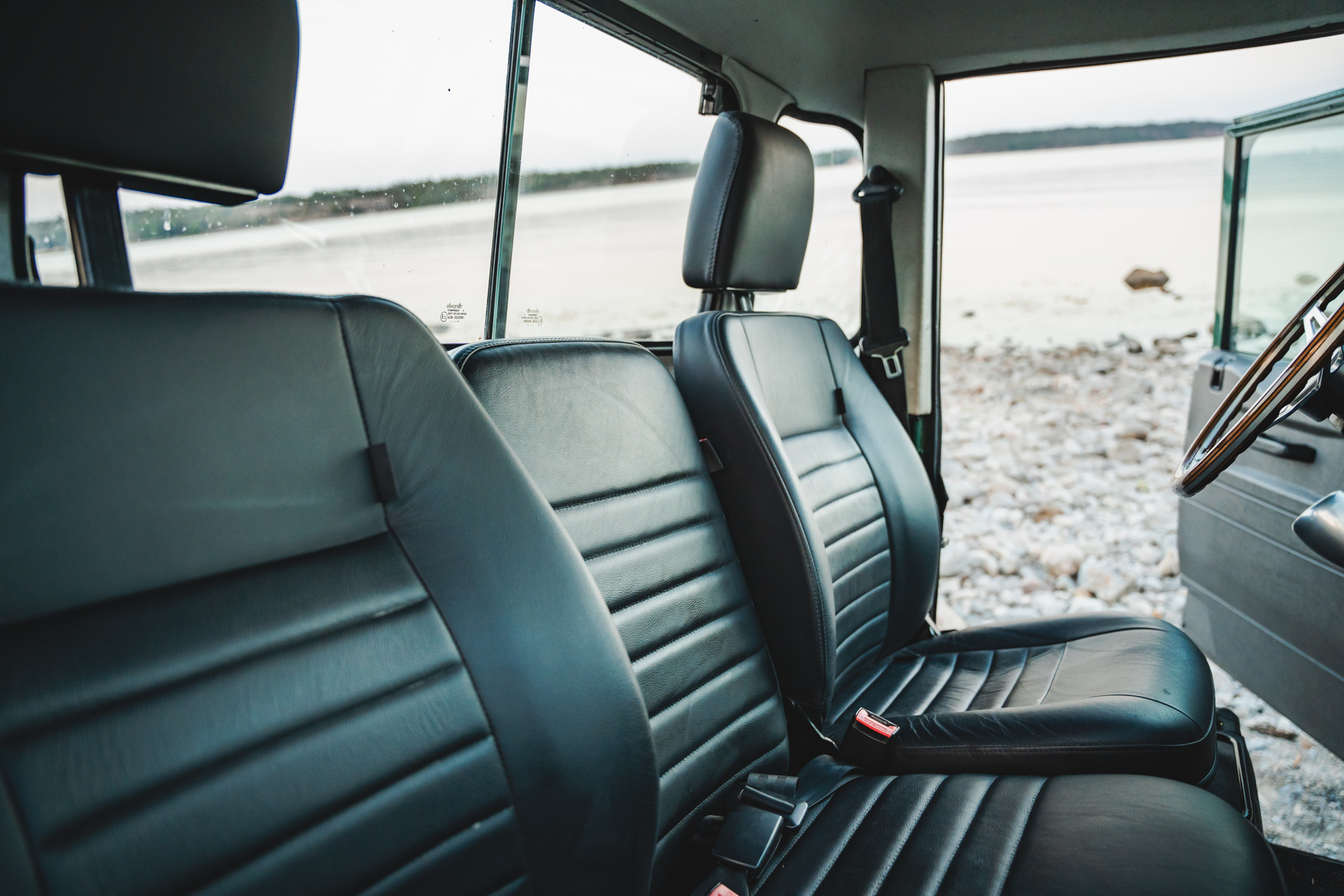 Innenraumfoto von 2003 Land Rover Defender TD5 90 Pickup (7)