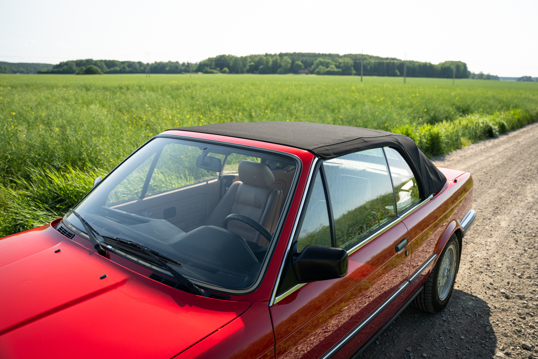 Exterior image of 1988 BMW 325 Cabriolet (E30)
