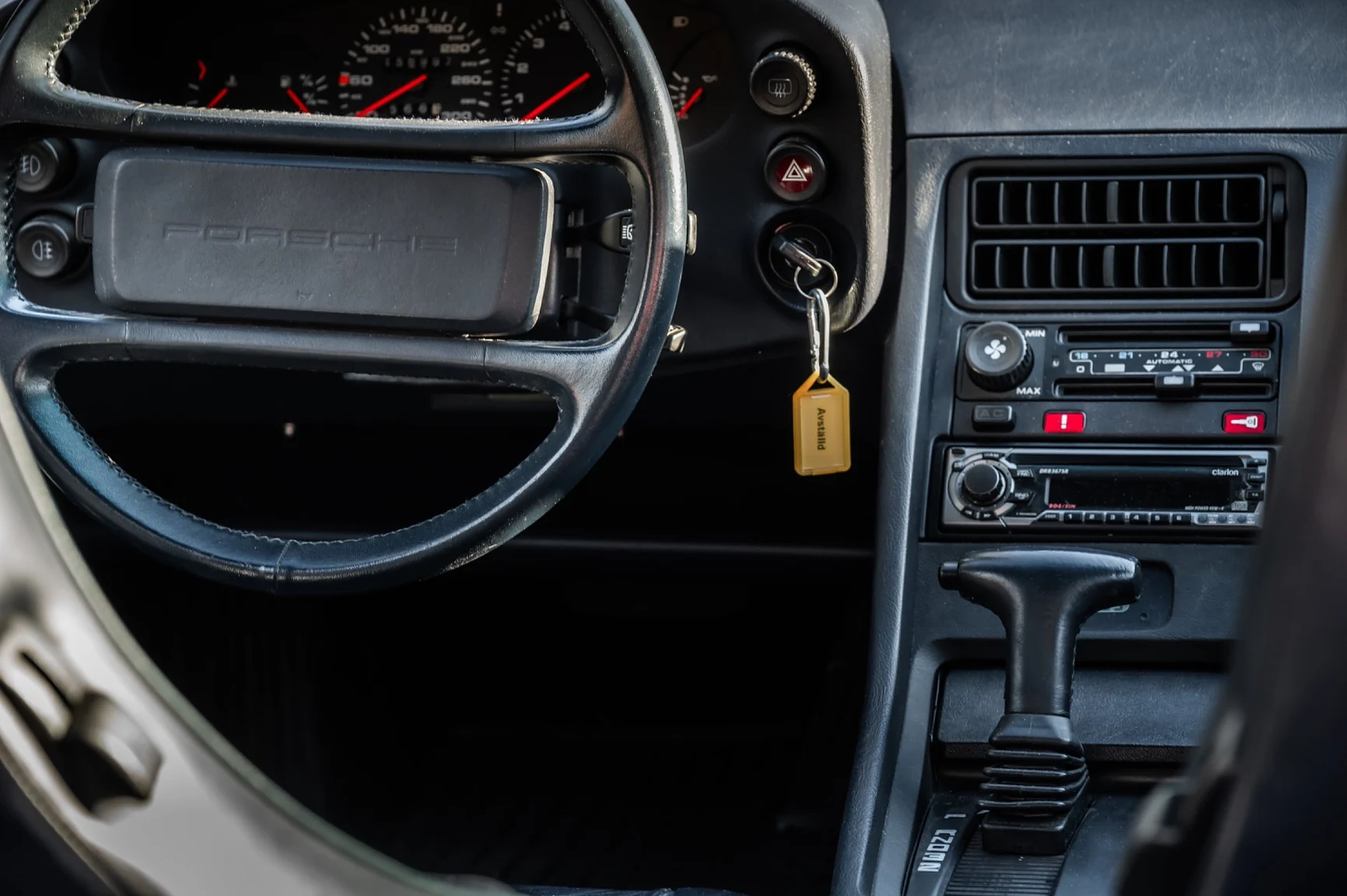 Innenraumfoto von 1988 Porsche 928 S4 (3)