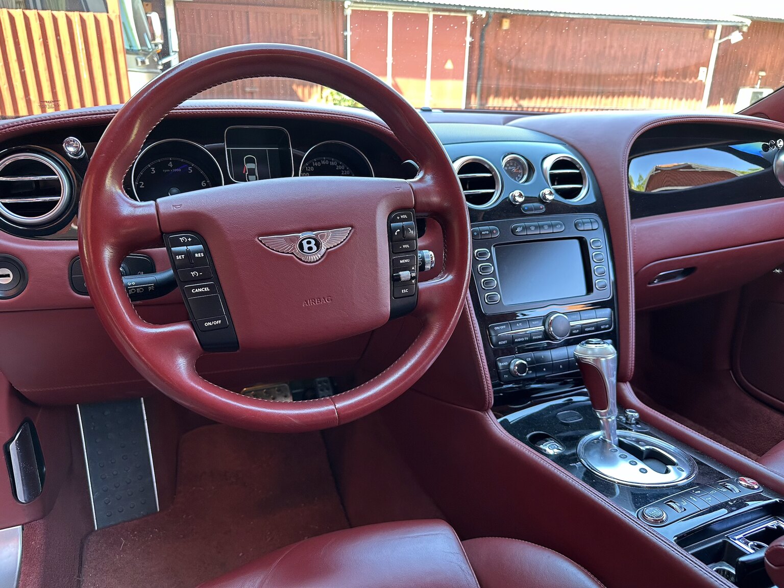 Interior image of 2005 Bentley Continental GT