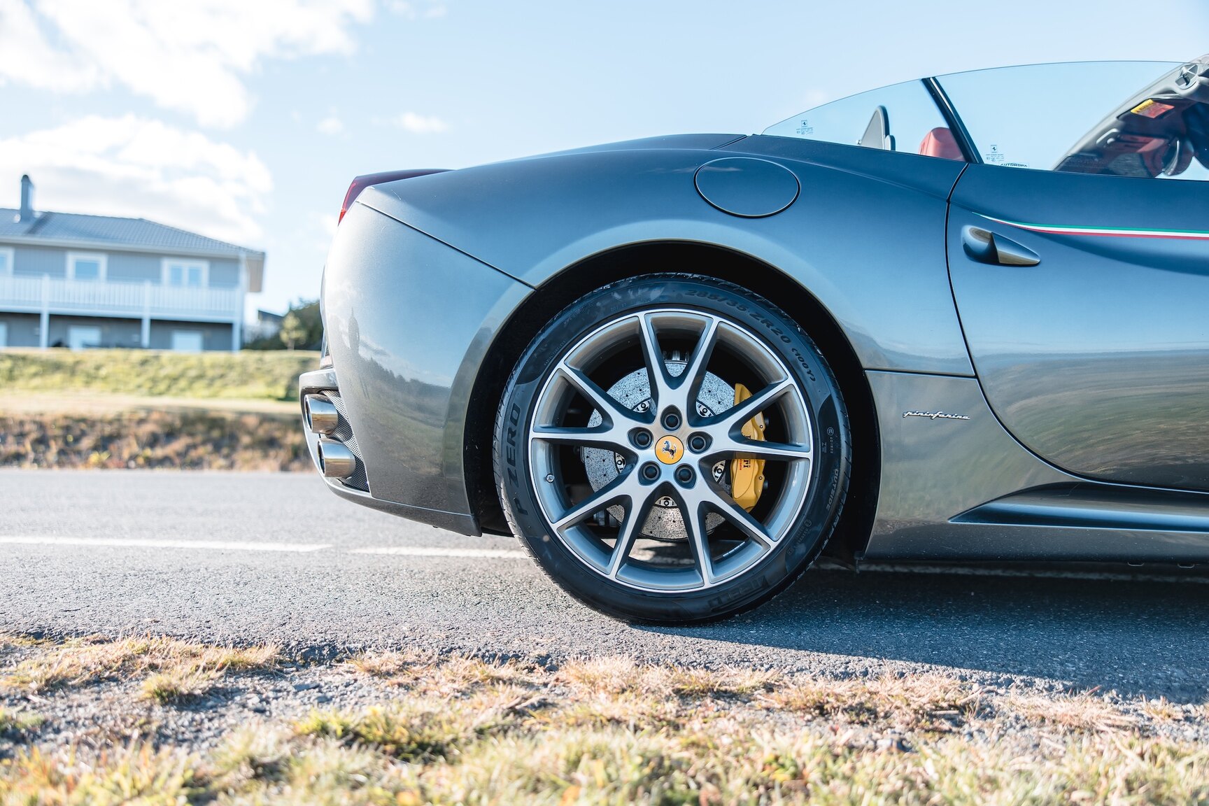 Exterior image of 2011 Ferrari California 