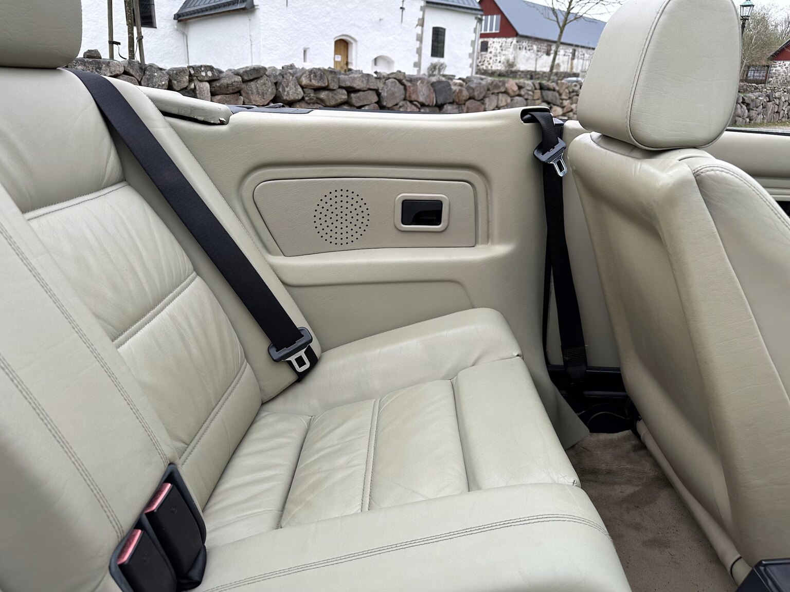 Innenraumfoto von 1987 BMW 325i Convertible (38)