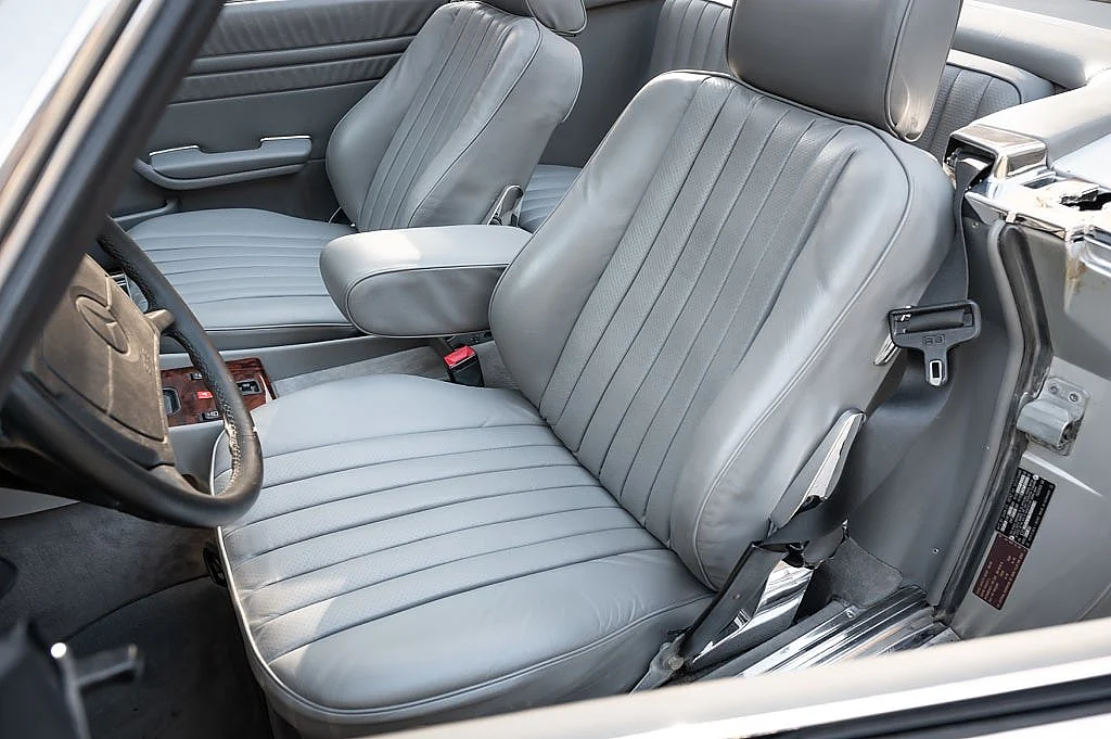 Bild von 1987 Mercedes-Benz 560SL (19)