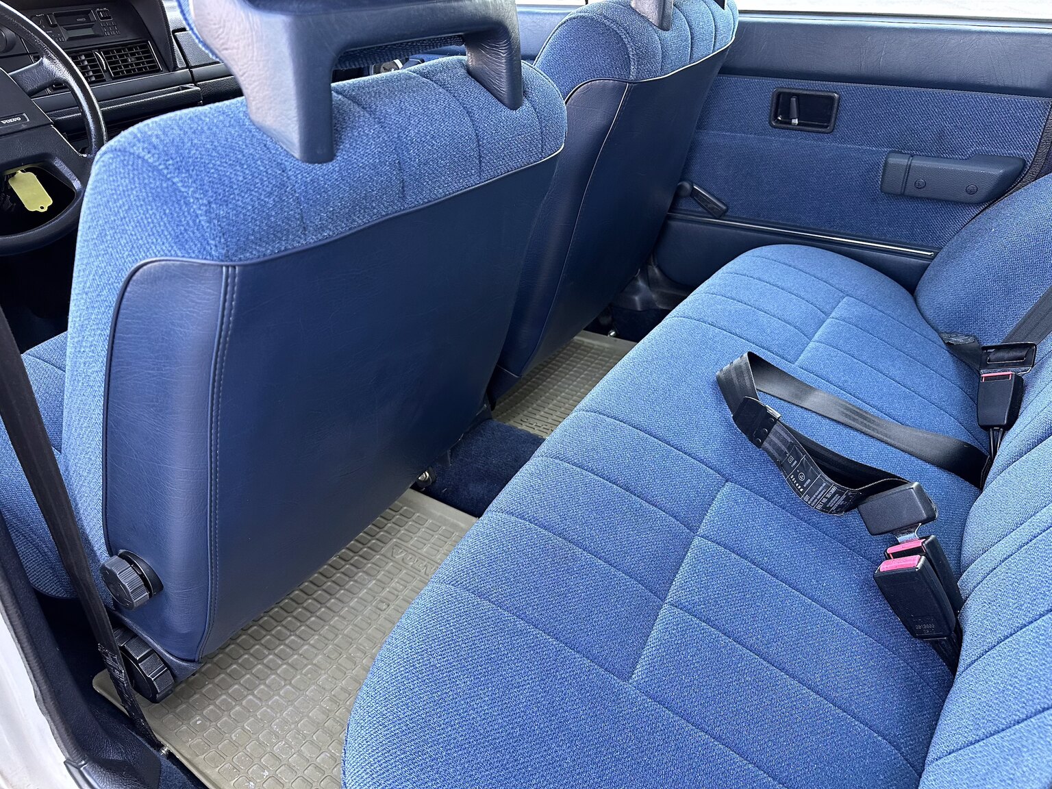 Interior image of 1991 Volvo 240 GLT