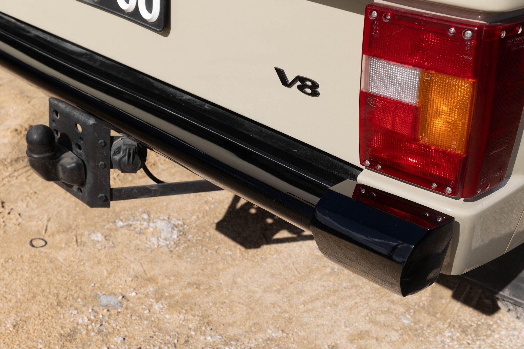 Exteriörbild på 1991 Range Rover Restomod