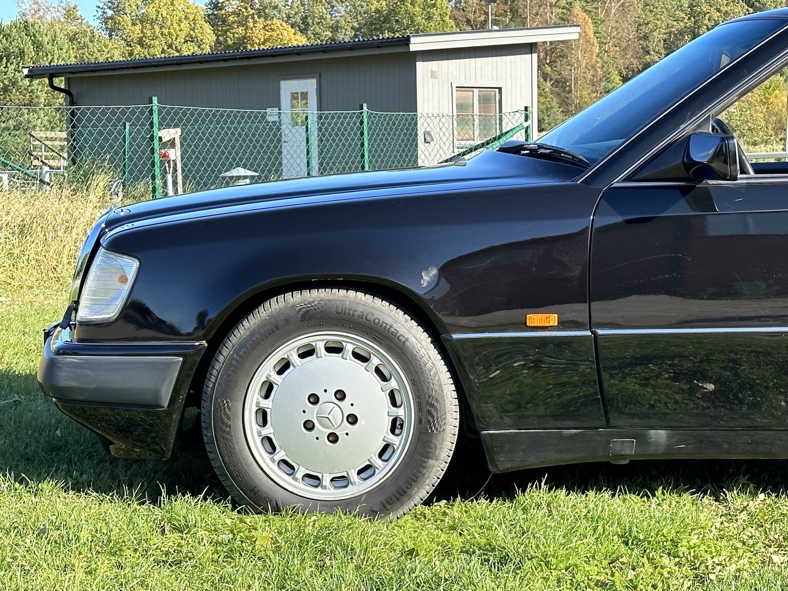 Exterior image of 1990 Mercedes-Benz 300 CE 24V