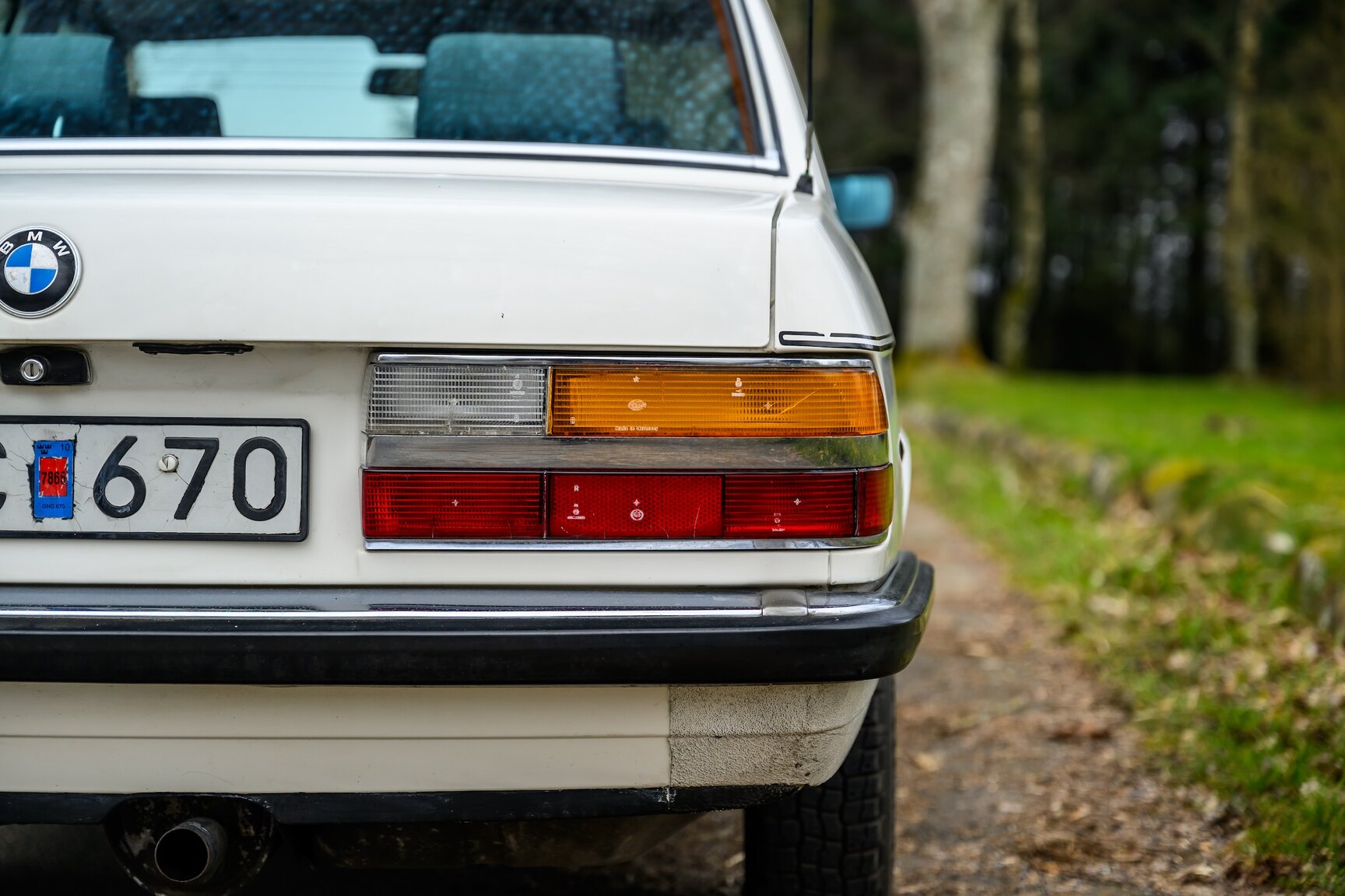 Exterior image of 1986 BMW 520i