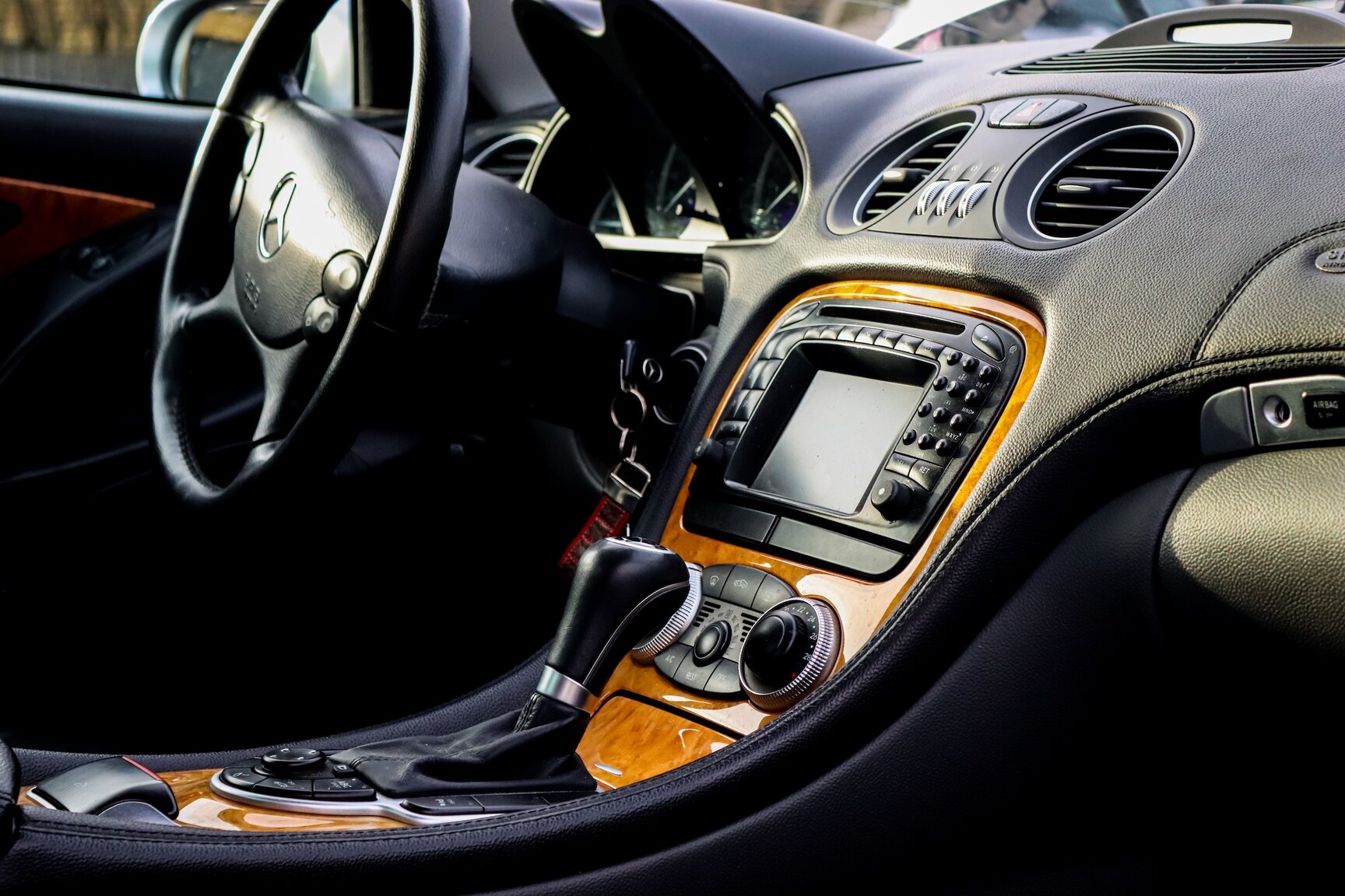 Interior image of 2006 Mercedes-Benz SL 500