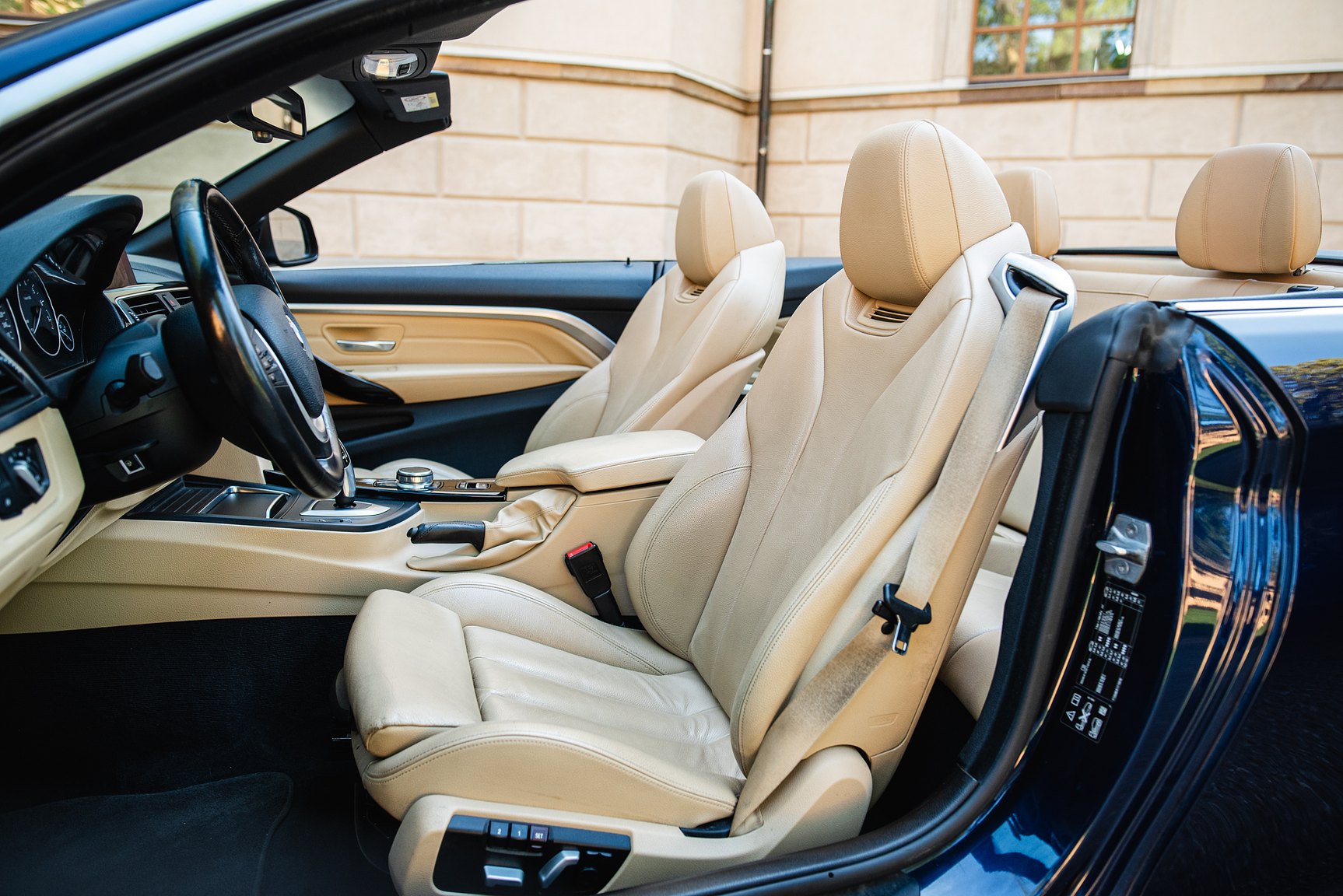 Interior image of 2018 BMW 430i xDrive Convertible