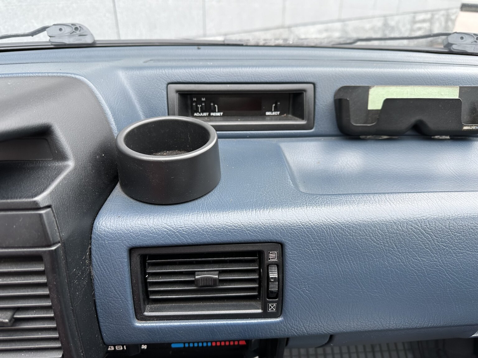 Innenraumfoto von 1988 Nissan Sunny (16)