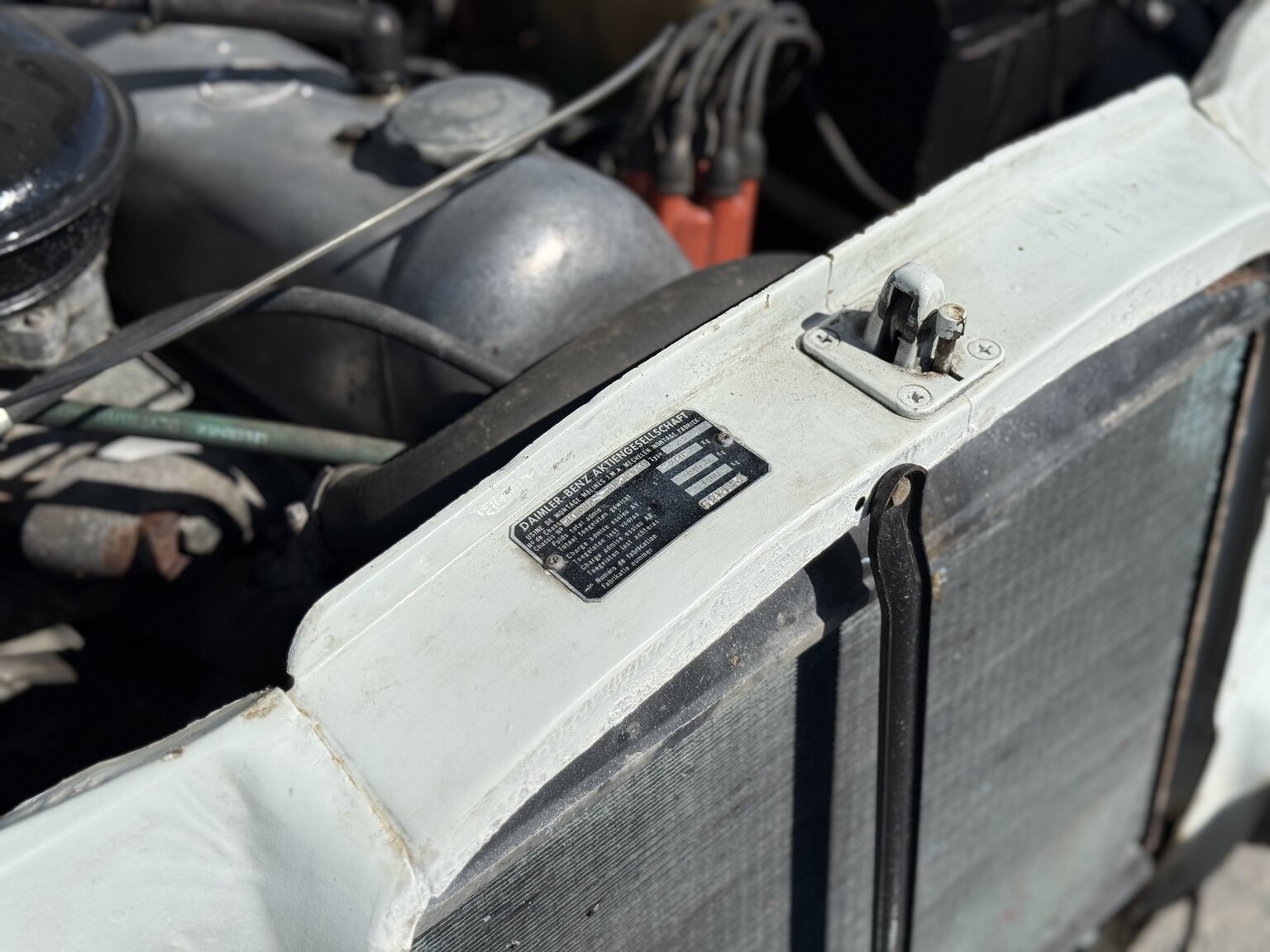 Image of 1967 Mercedes-Benz 230 Safari mechanics