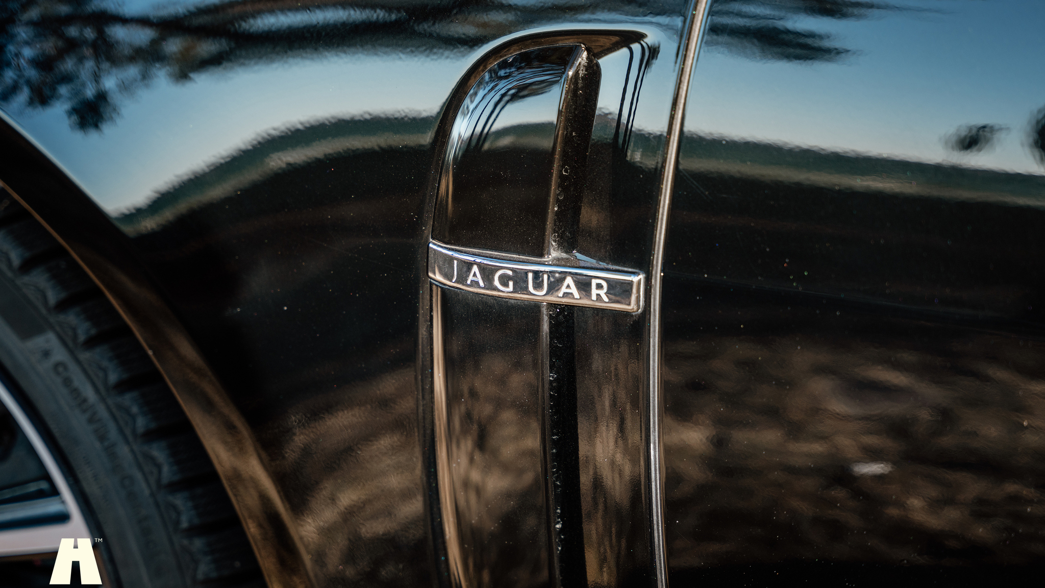 Exterior image of 2010 Jaguar XFR (26)