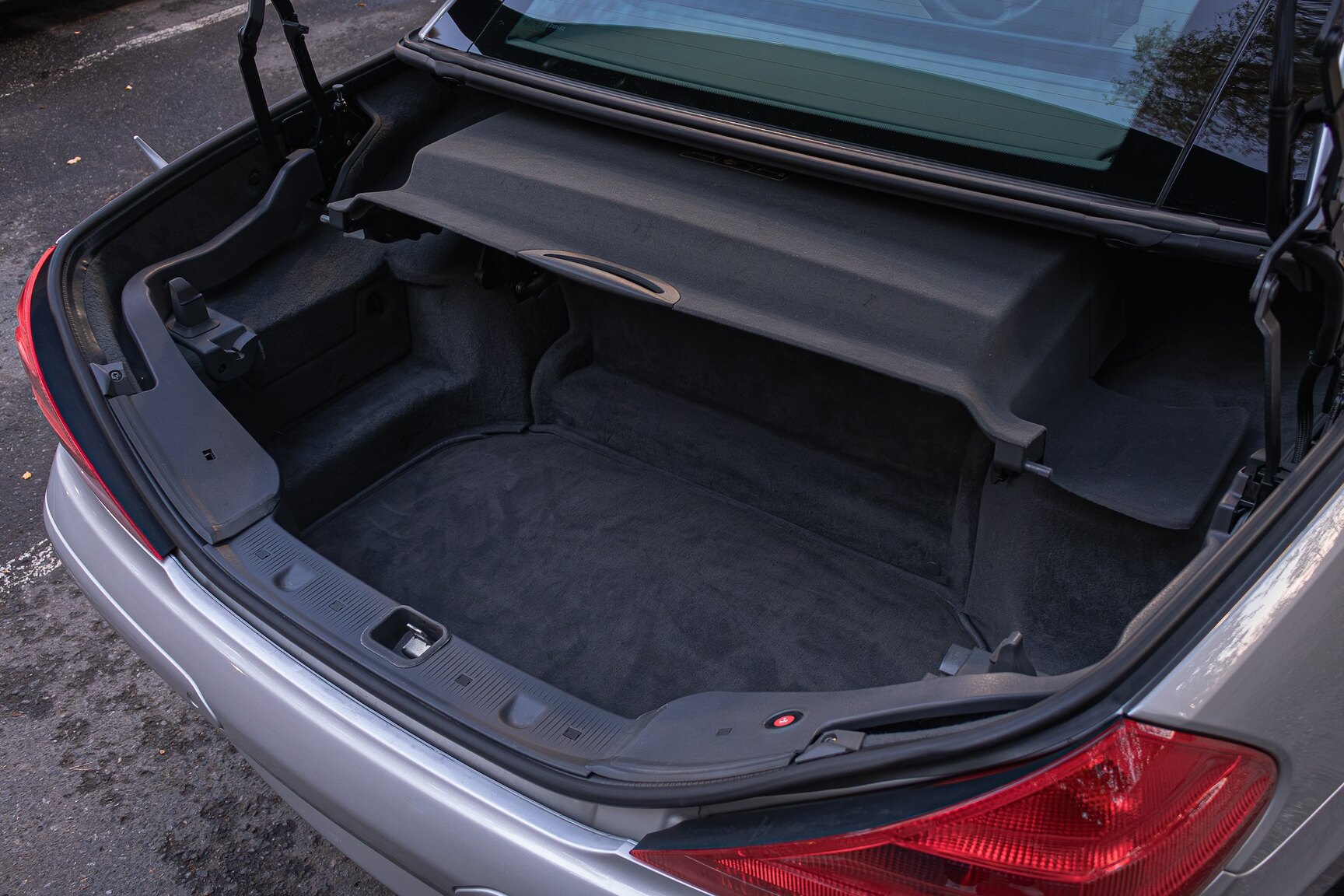 Interior image of 2002 Mercedes-Benz SL 500