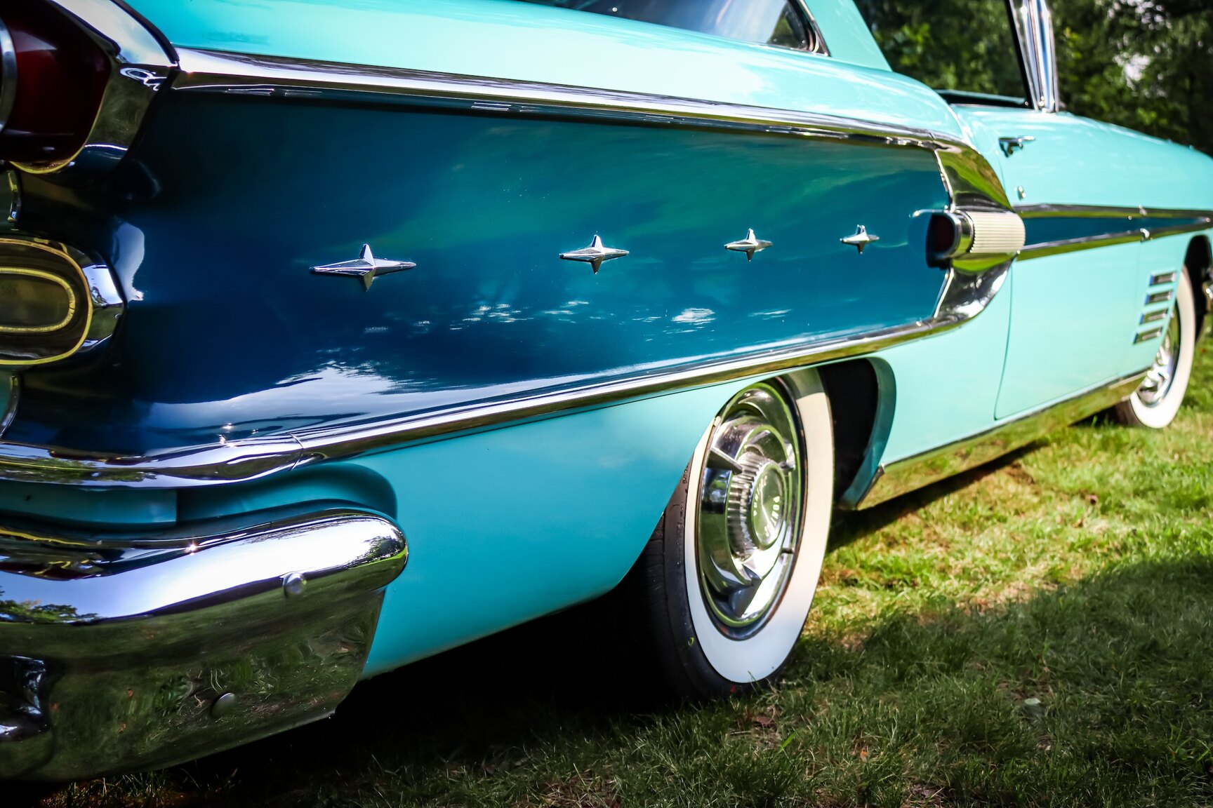 Exterior image of 1958 Pontiac Bonneville